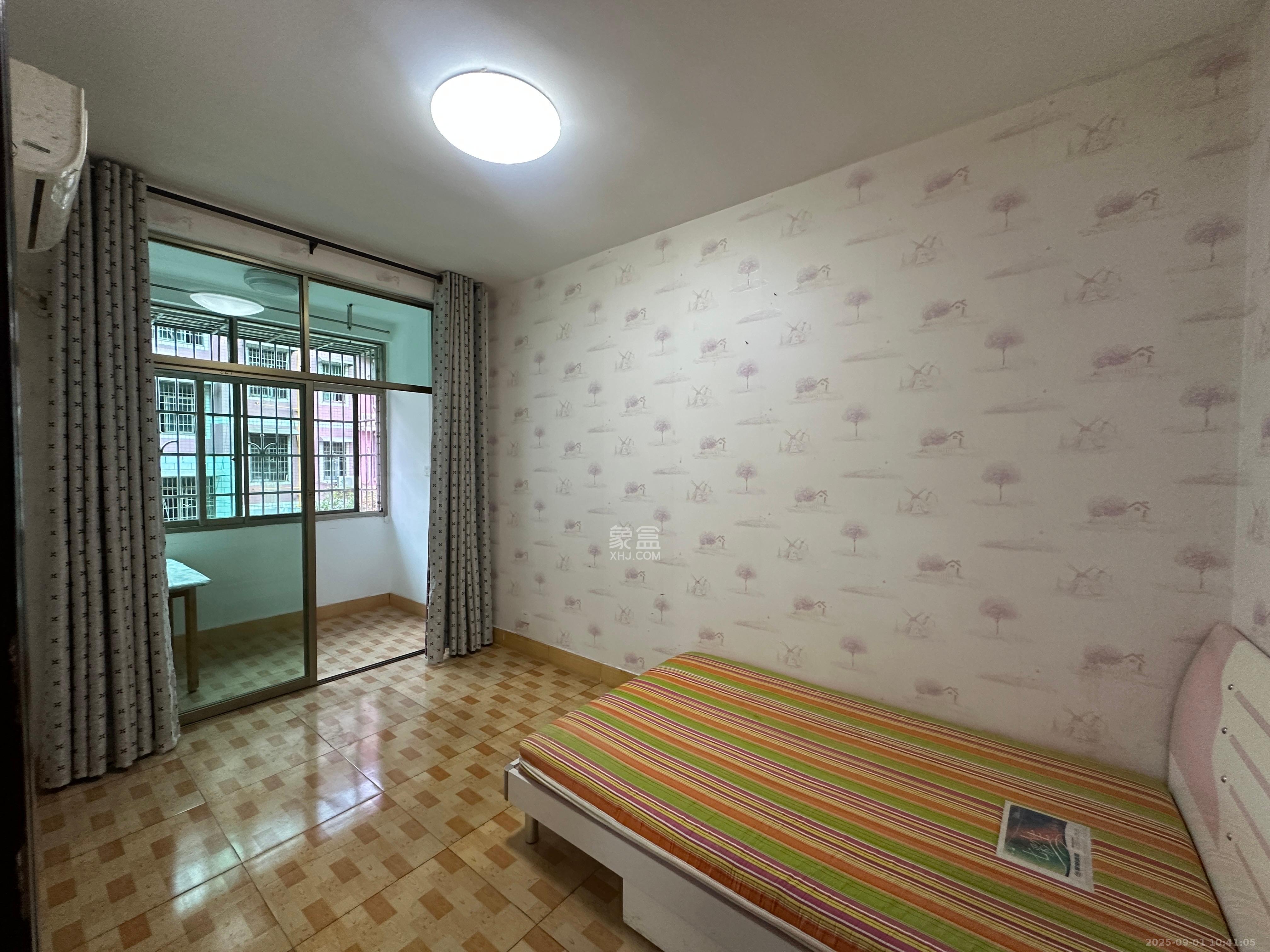 圭塘小区(圭塘一、二小区) 3室2厅2卫 2000.0元/月 圭塘小区(圭塘一、二小区) 3室2厅2卫 2000.0元/月室内图