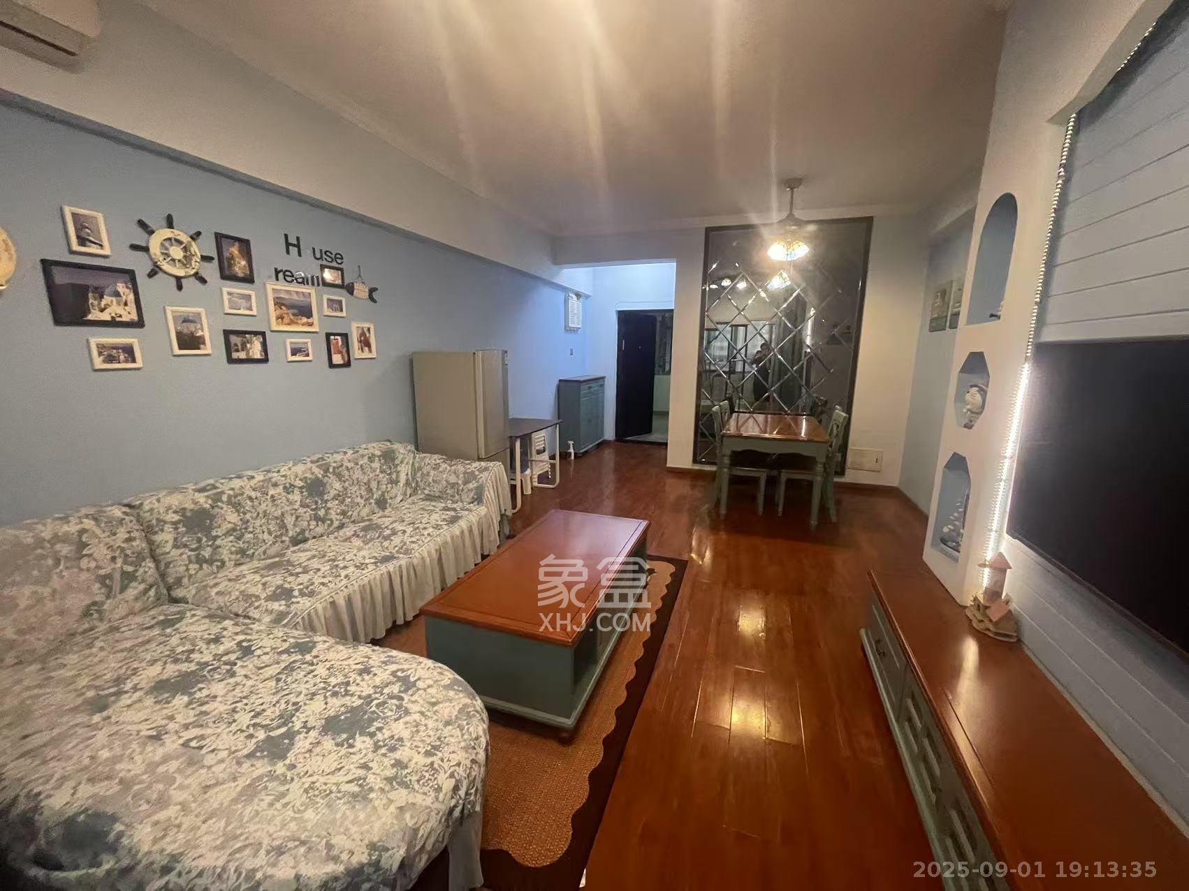 嘉顿新天地 1室1厅1卫 2400.0元/月 嘉顿新天地 1室1厅1卫 2400.0元/月室内图