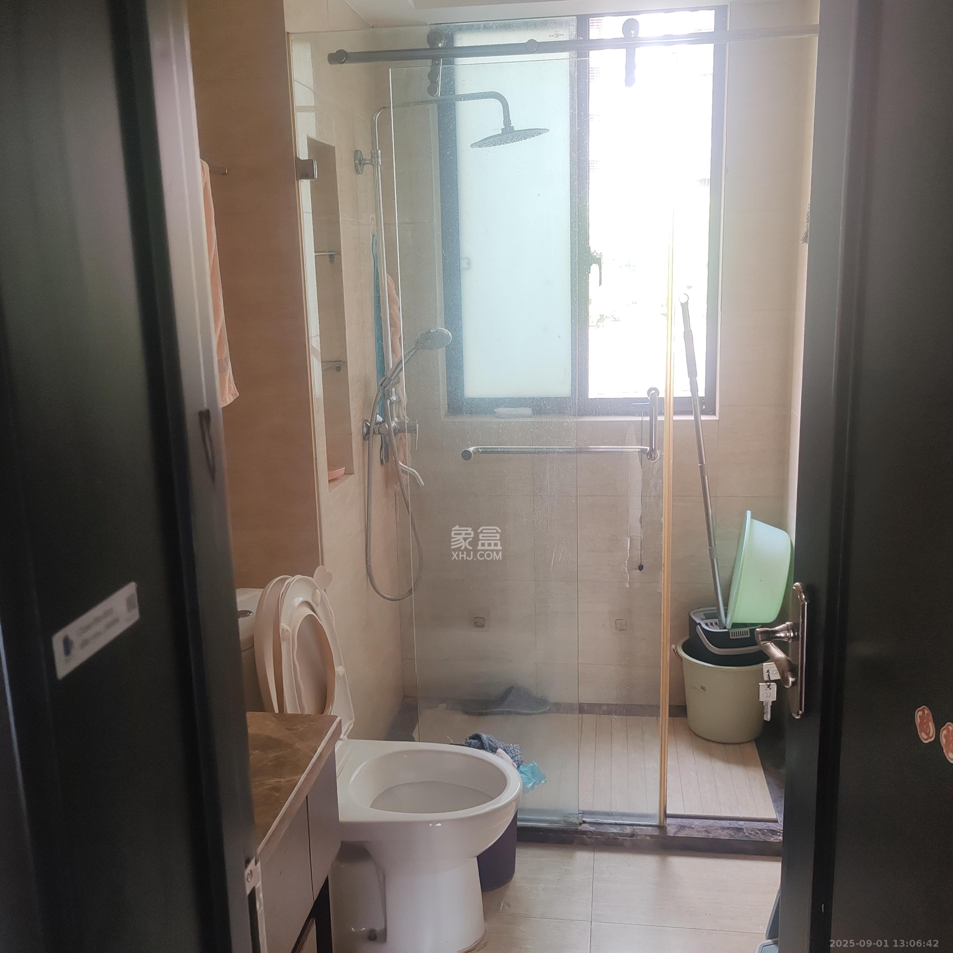 绿地中央广场 4室2厅2卫 3900.0元/月 绿地中央广场 4室2厅2卫 3900.0元/月室内图