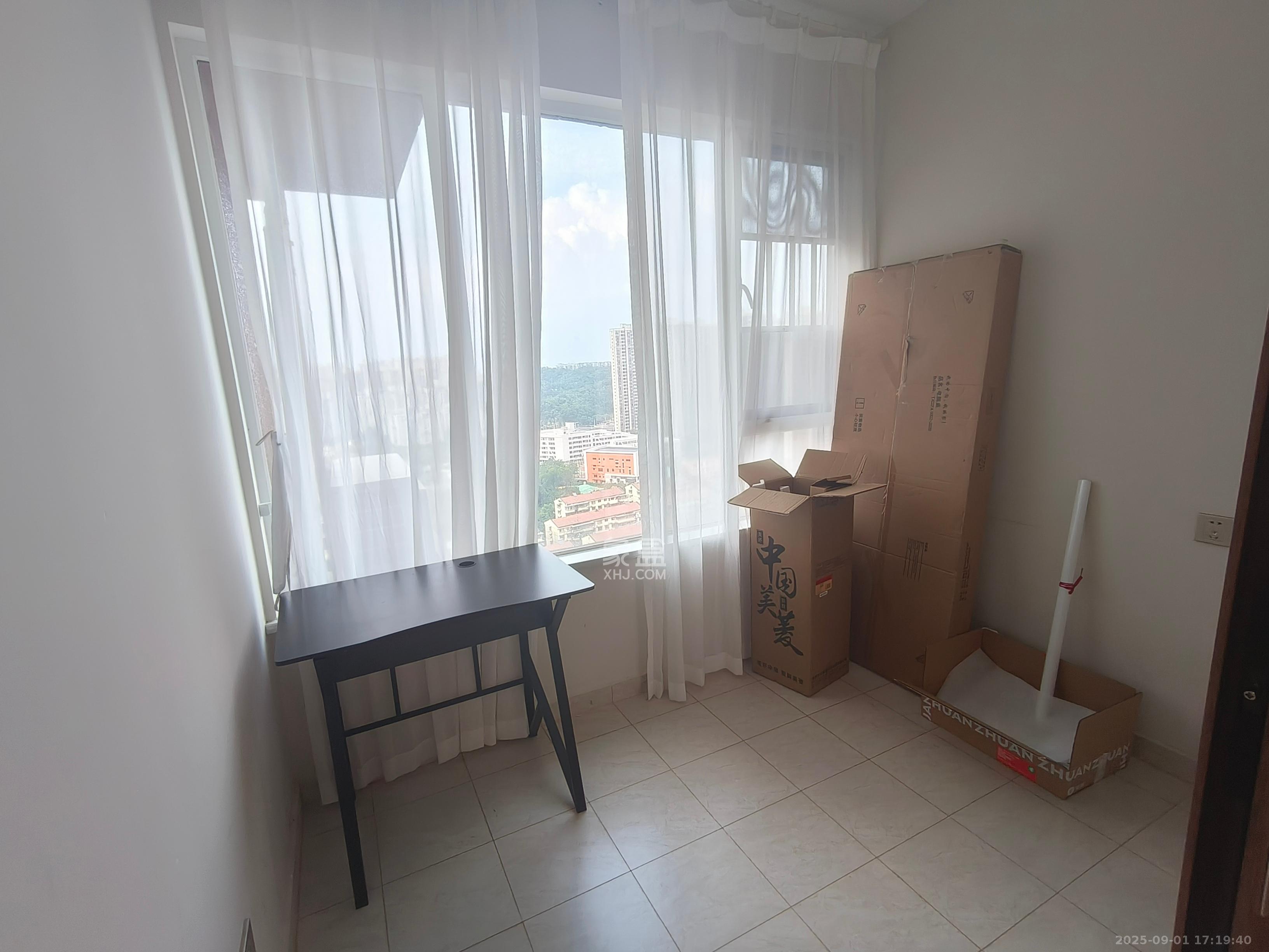 中欣楚天御府E区  4室2厅2卫    4100.0元/月 中欣楚天御府E区  4室2厅2卫    4100.0元/月室内图