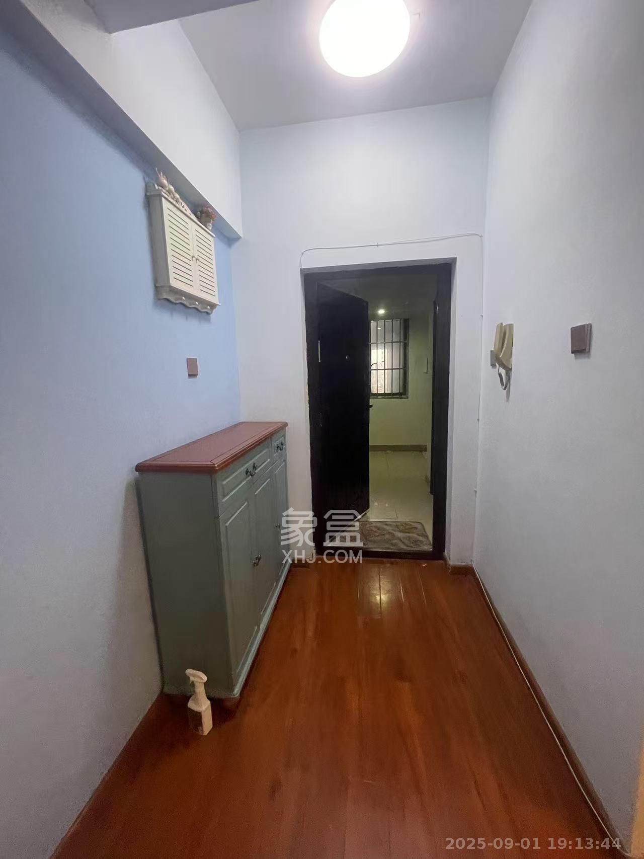 嘉顿新天地 1室1厅1卫 2400.0元/月 嘉顿新天地 1室1厅1卫 2400.0元/月室内图