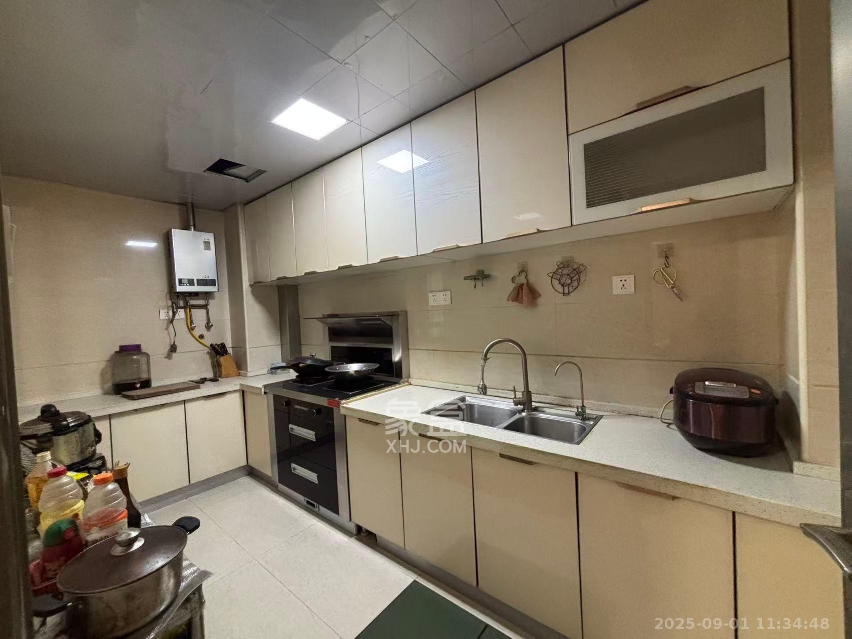 香樟雅郡  4室2厅2卫    3300.0元/月 香樟雅郡  4室2厅2卫    3300.0元/月室内图