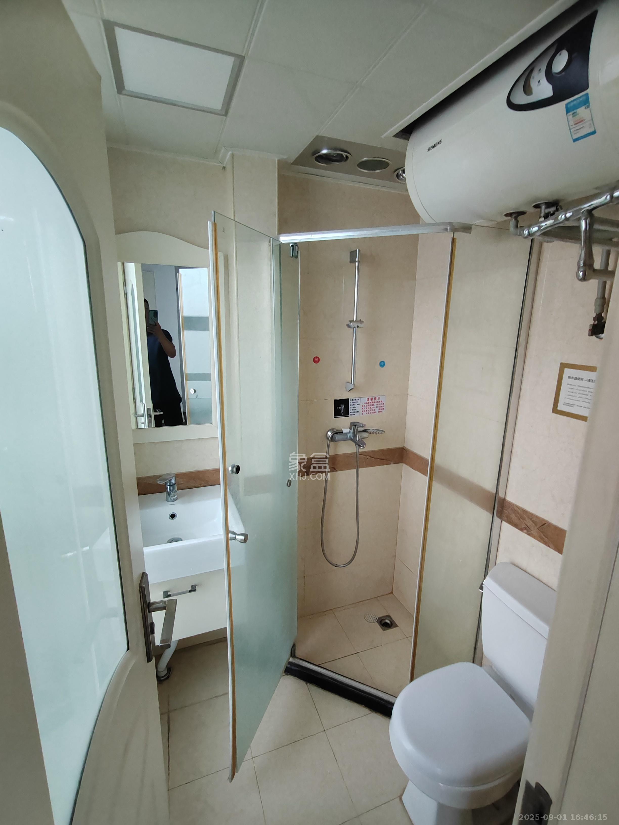 壹号公馆  1室1厅1卫    2400.0元/月 壹号公馆  1室1厅1卫    2400.0元/月室内图