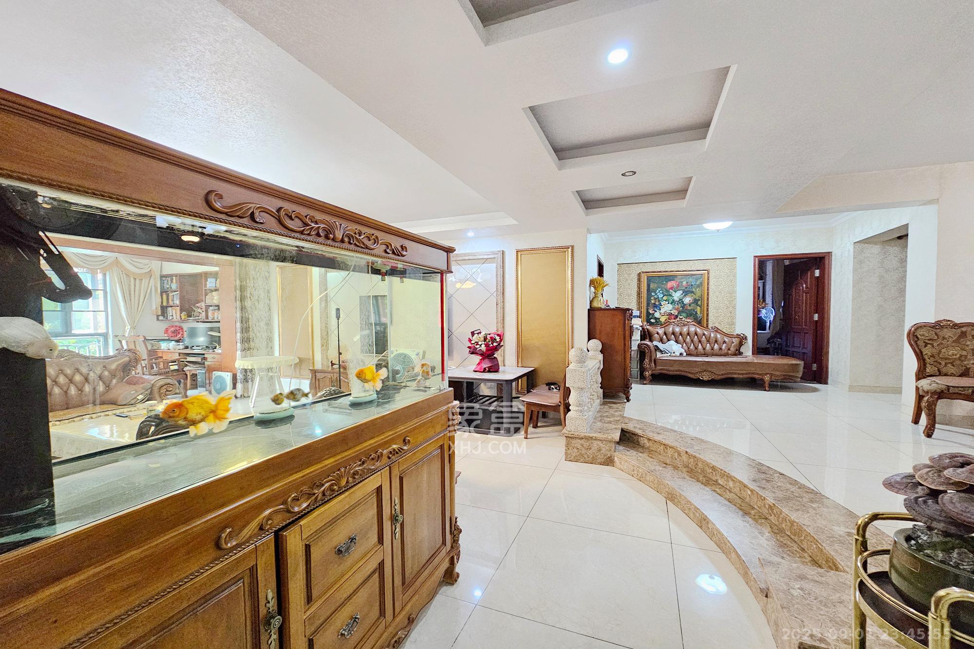 中隆国际御玺 4室2厅2卫 235.5万 中隆国际御玺 4室2厅2卫 235.5万其他