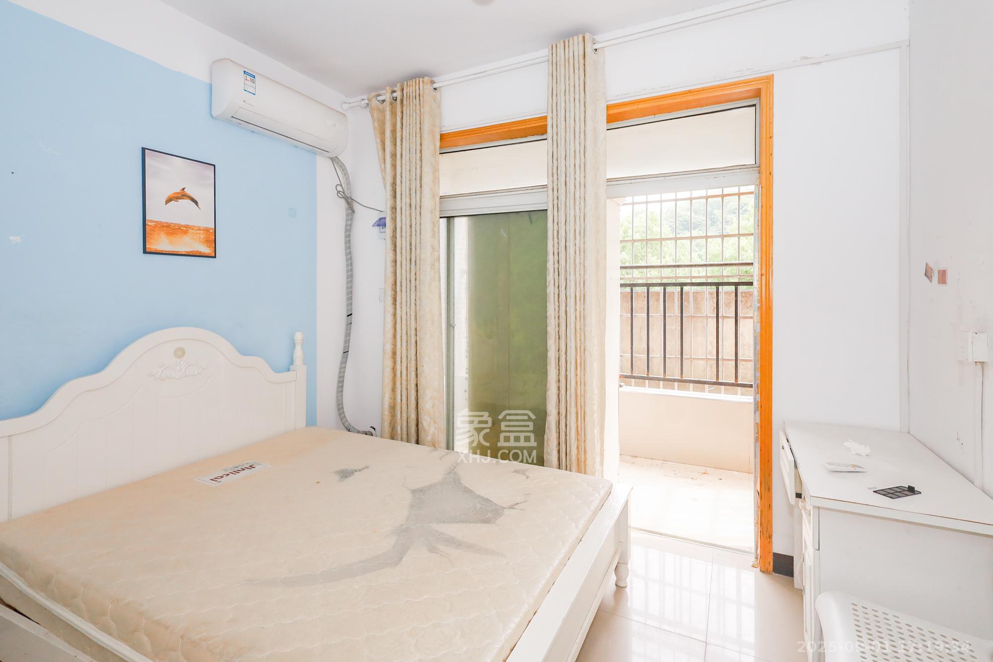 谷山庭院一期  4室2厅1卫    70.0万 谷山庭院一期  4室2厅1卫    70.0万卧室