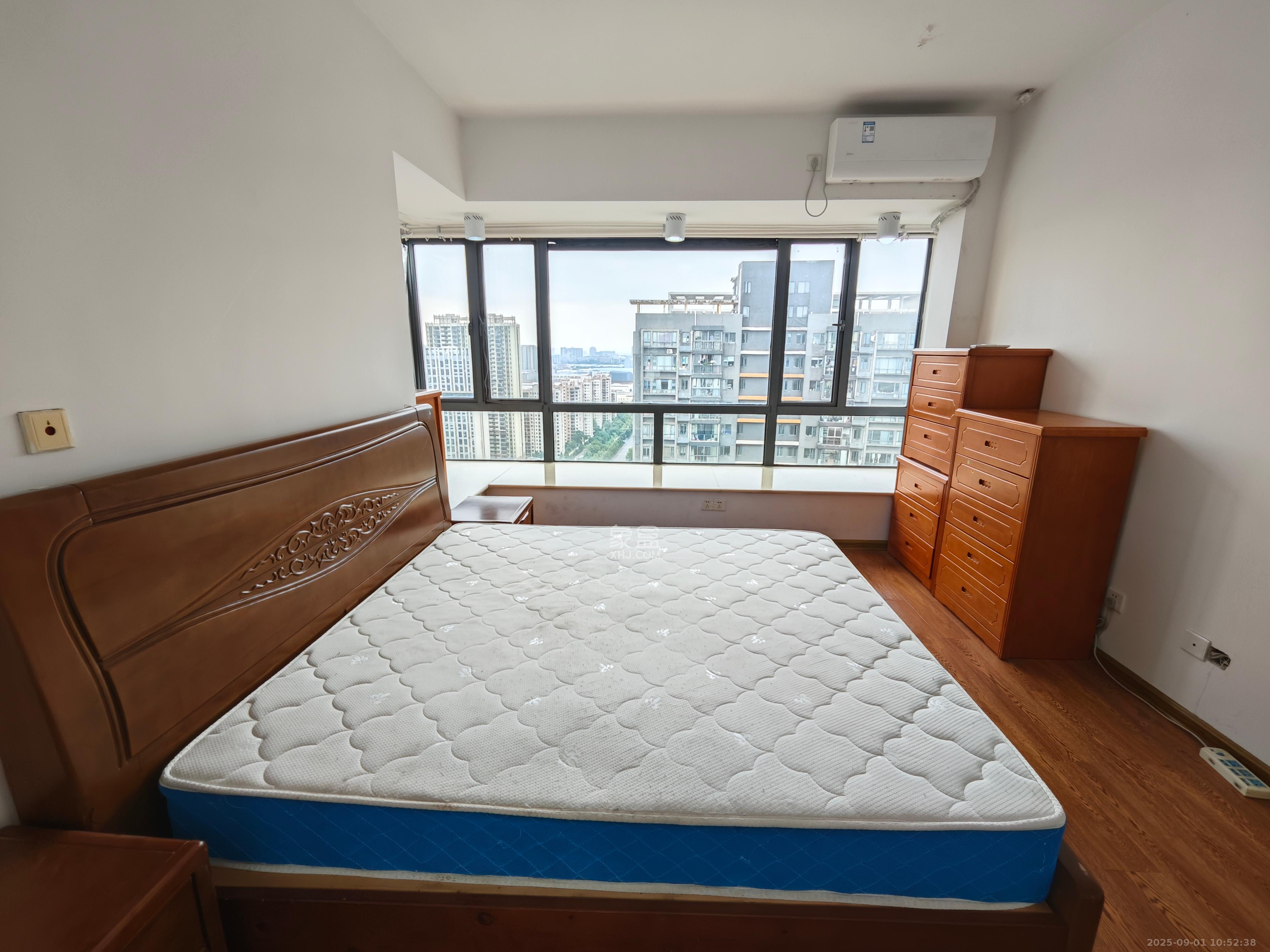 恒基凯旋门一二期  3室2厅2卫    2600.0元/月室内图