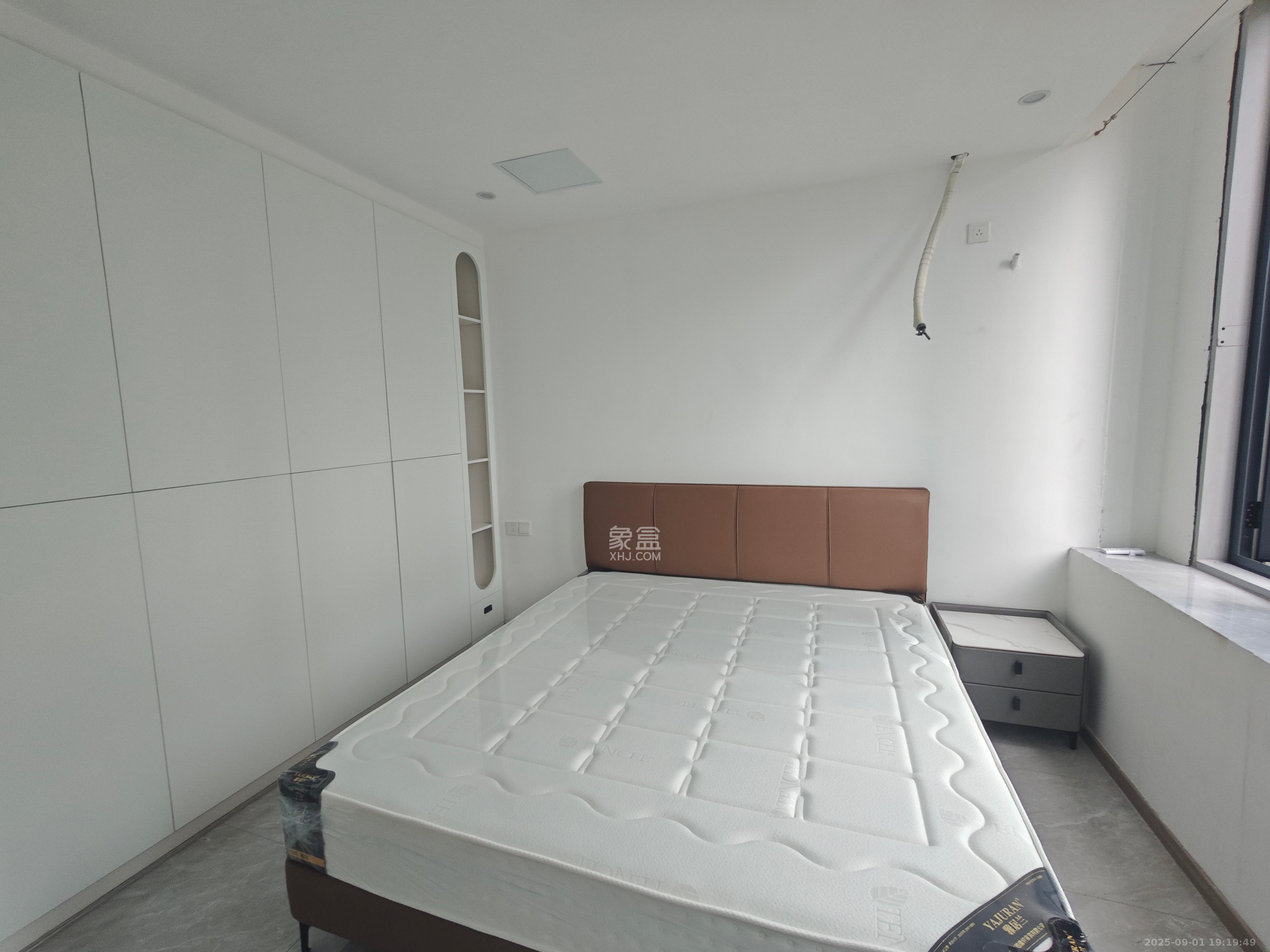 福晟翡翠湾  2室1厅1卫    2300.0元/月室内图