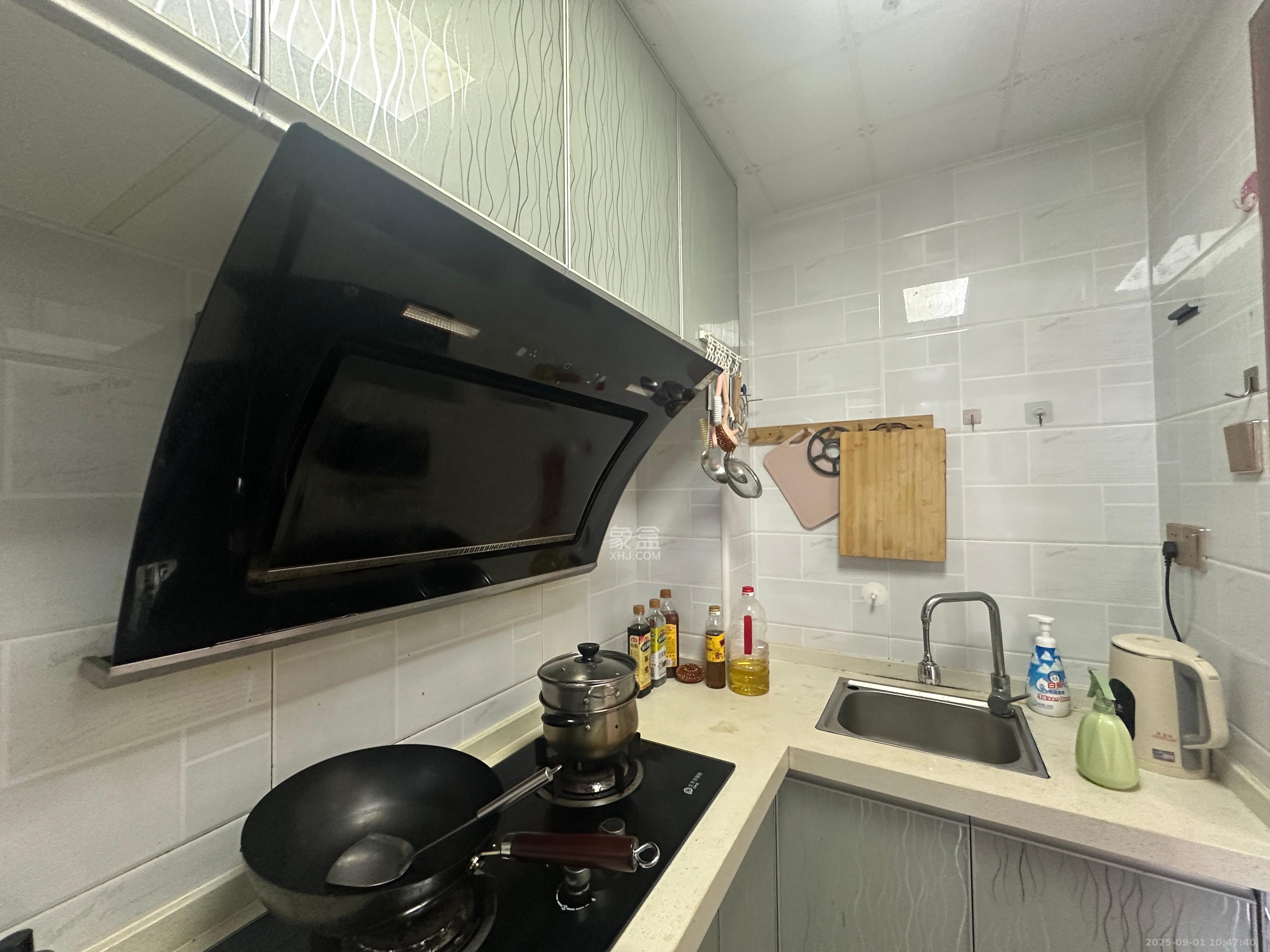 荣悦台  1室1厅1卫    1800.0元/月室内图