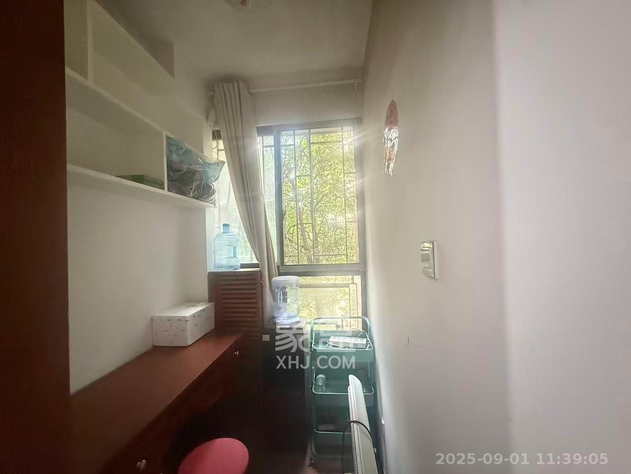 藏珑湖上国际花园  3室2厅2卫    2700.0元/月室内图