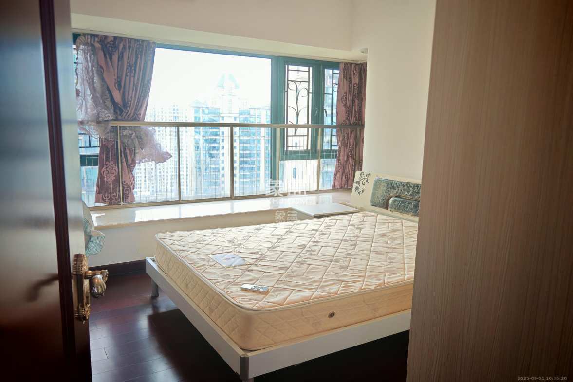 恒大华府  3室2厅1卫    2500.0元/月 恒大华府  3室2厅1卫    2500.0元/月室内图