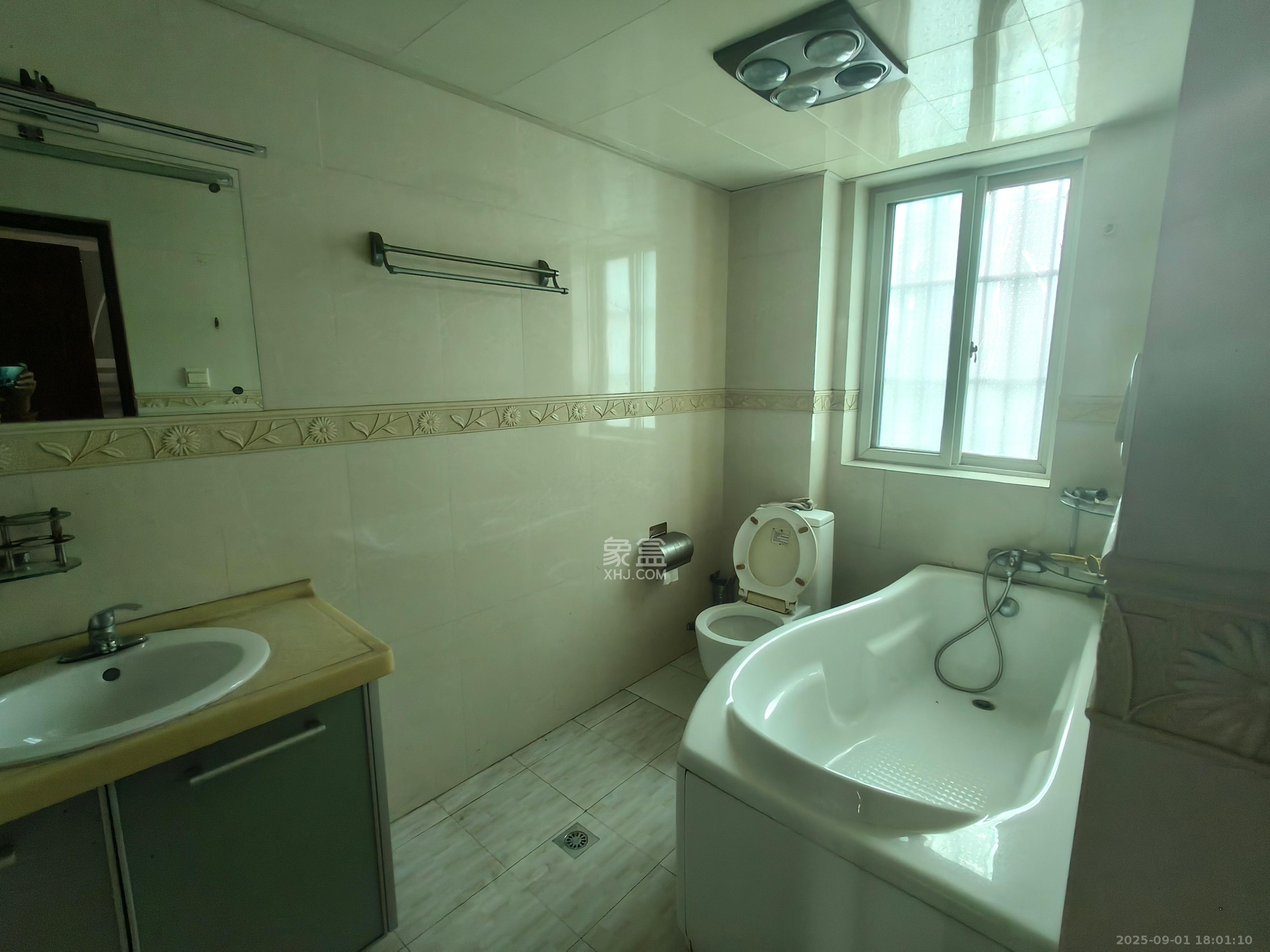 筑梦园 4室2厅2卫 2500.0元/月 筑梦园 4室2厅2卫 2500.0元/月室内图