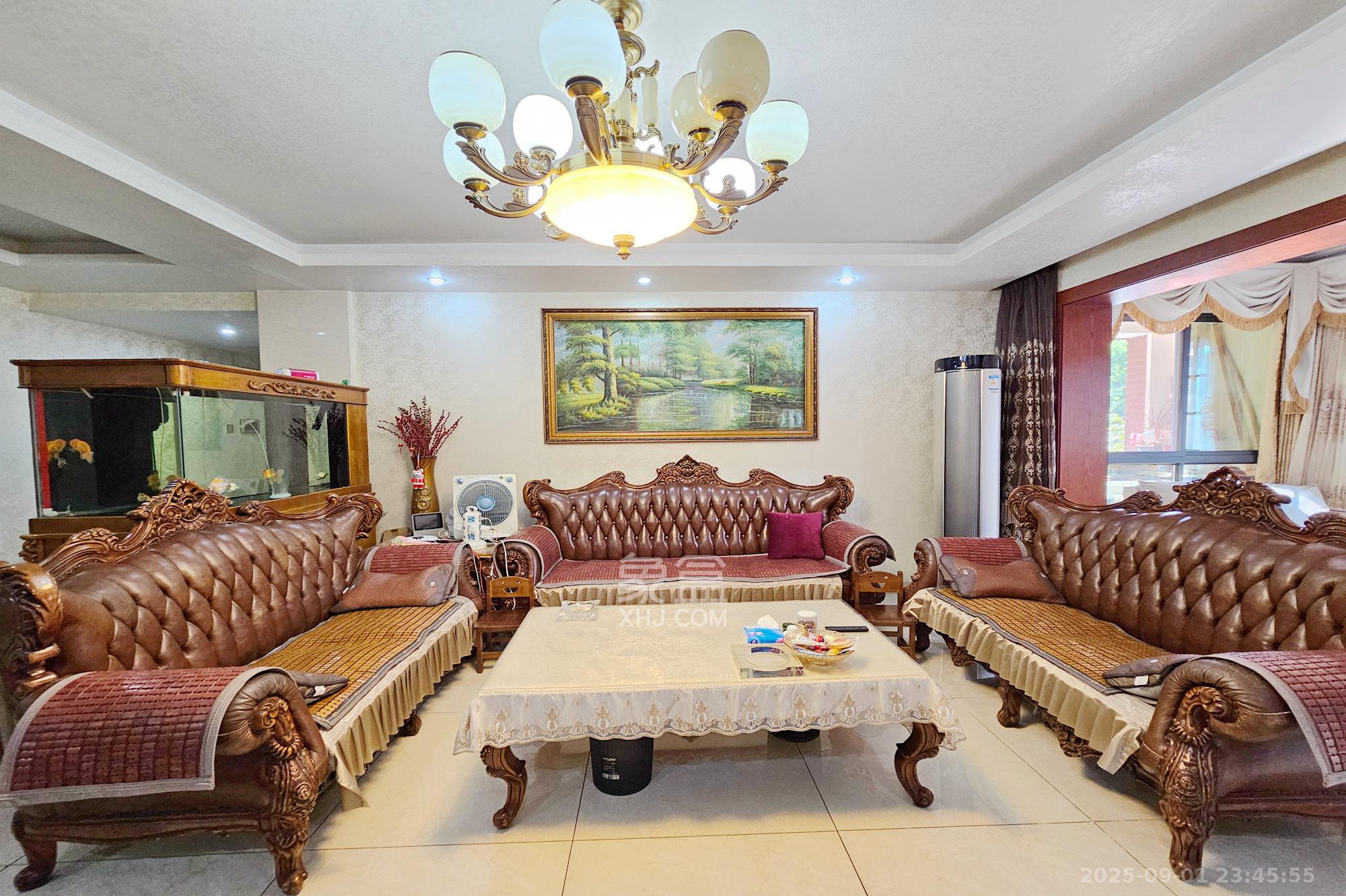 中隆国际御玺 4室2厅2卫 235.5万 中隆国际御玺 4室2厅2卫 235.5万客厅