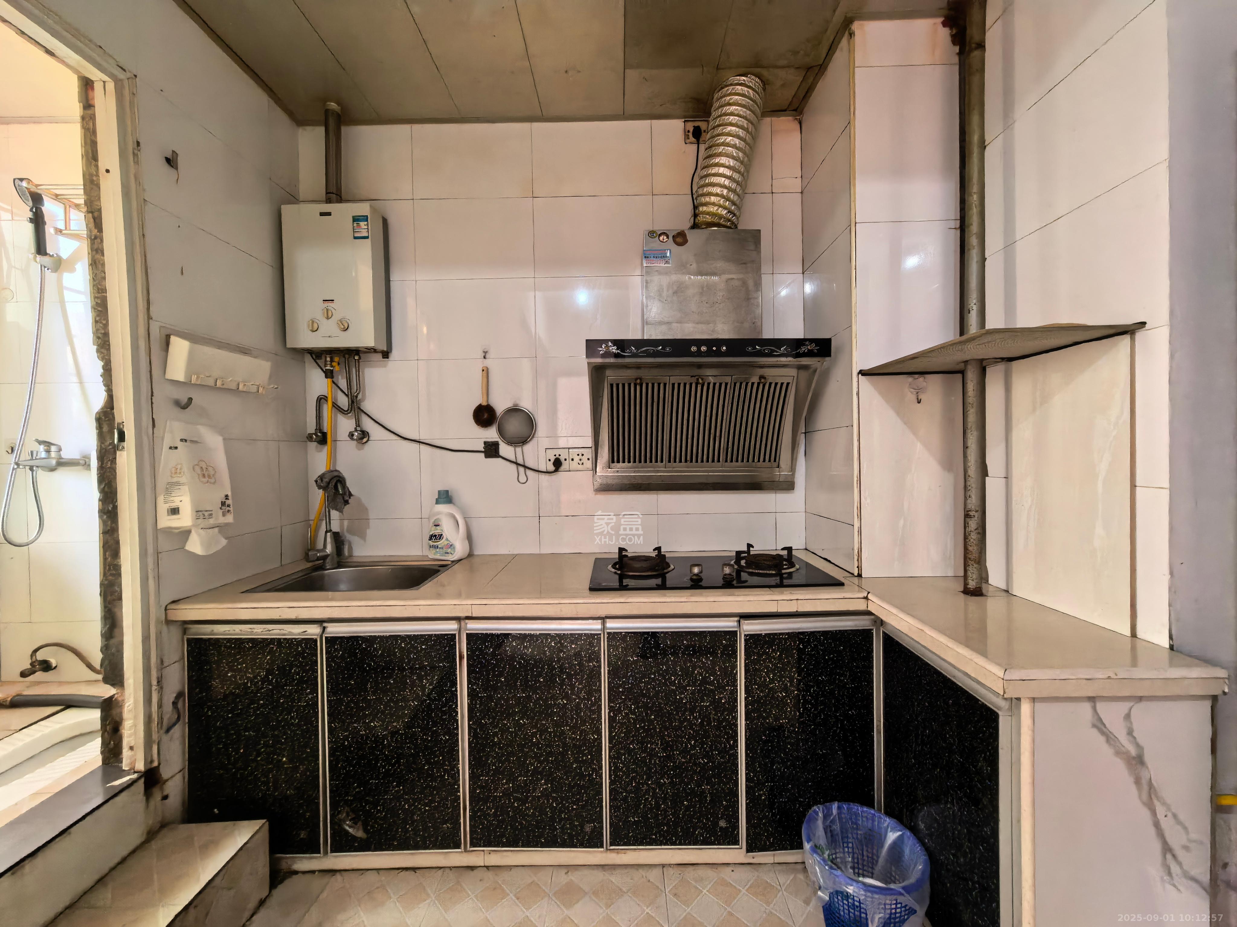 东岸梅园小区  2室1厅1卫    1400.0元/月 东岸梅园小区  2室1厅1卫    1400.0元/月室内图