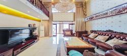 新星小区  5室2厅2卫   266.00万