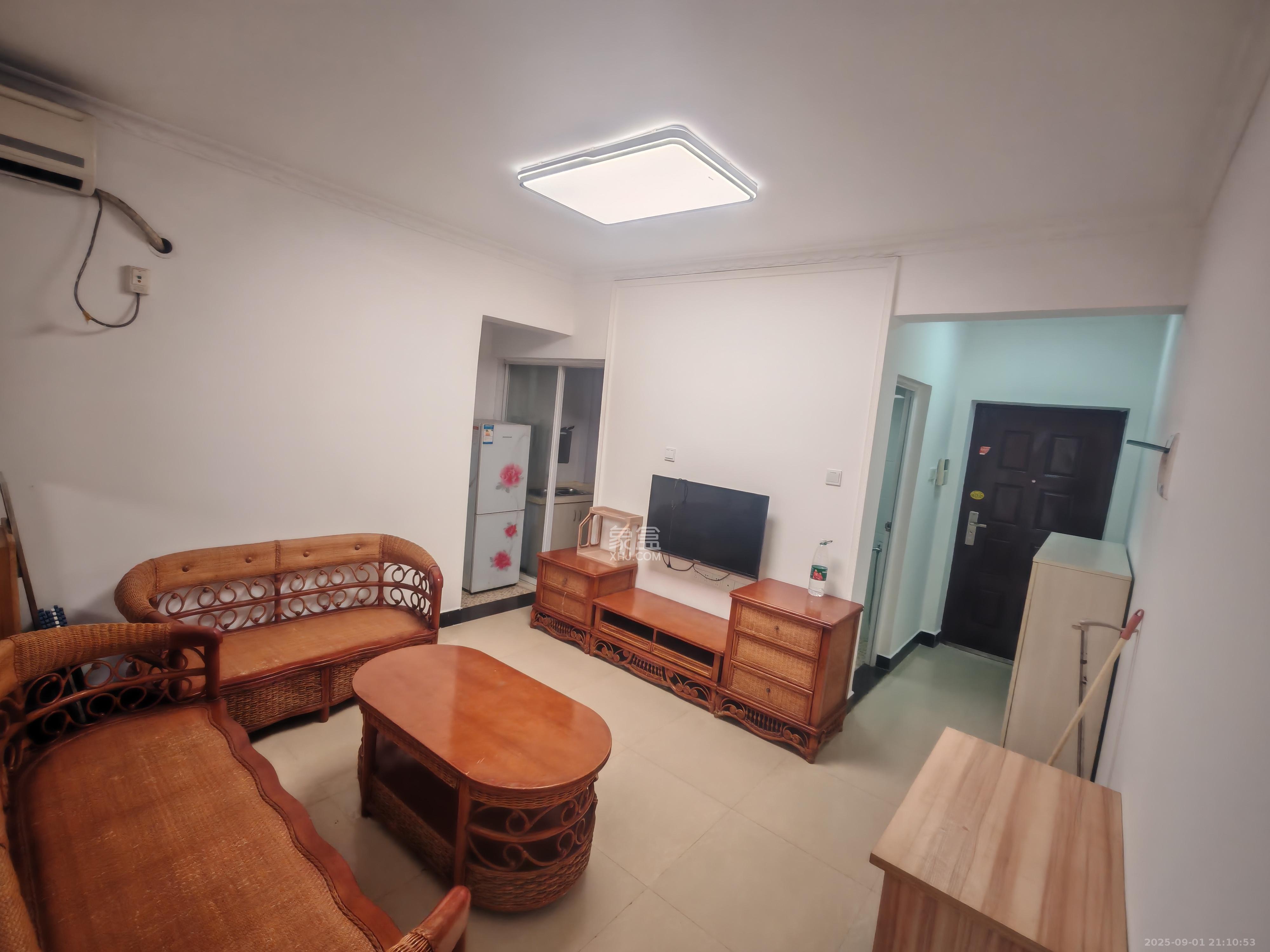 蓝山郡  1室1厅1卫   1500.00元/月室内图