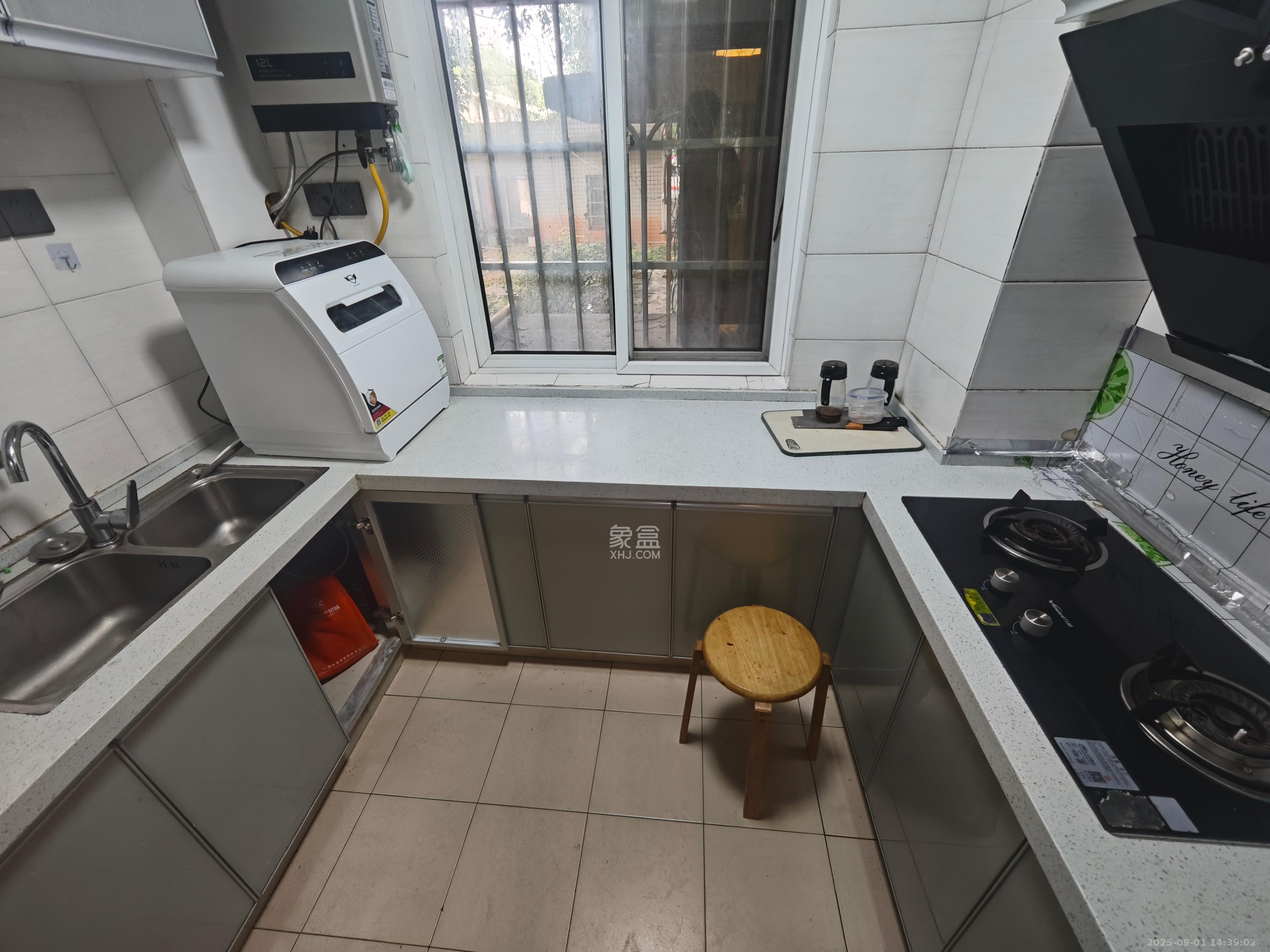 滨湖嘉园(湖滨小区) 2室2厅1卫 2500.0元/月 滨湖嘉园(湖滨小区) 2室2厅1卫 2500.0元/月室内图