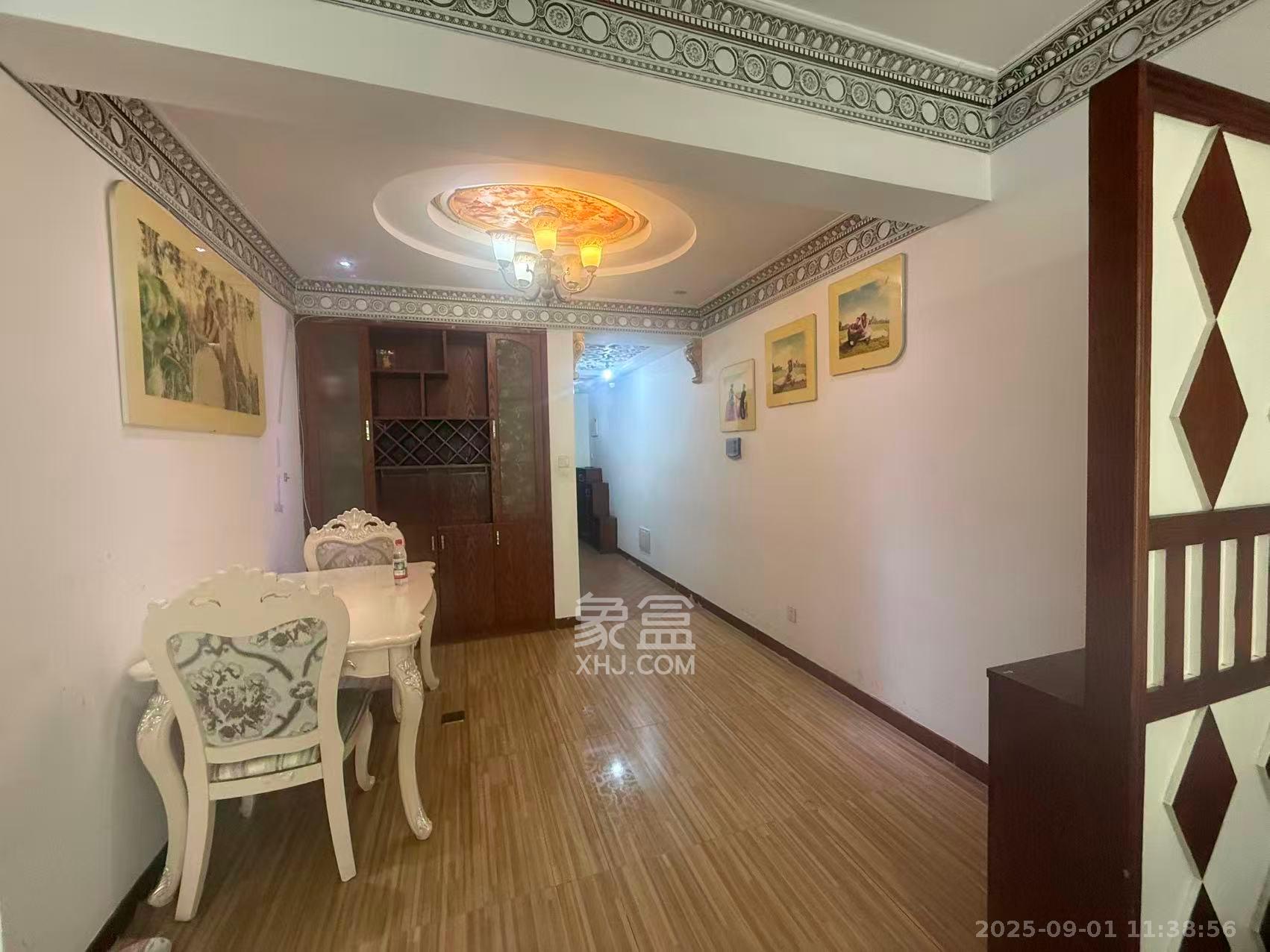 藏珑湖上国际花园 3室2厅2卫 2700.0元/月 藏珑湖上国际花园 3室2厅2卫 2700.0元/月室内图