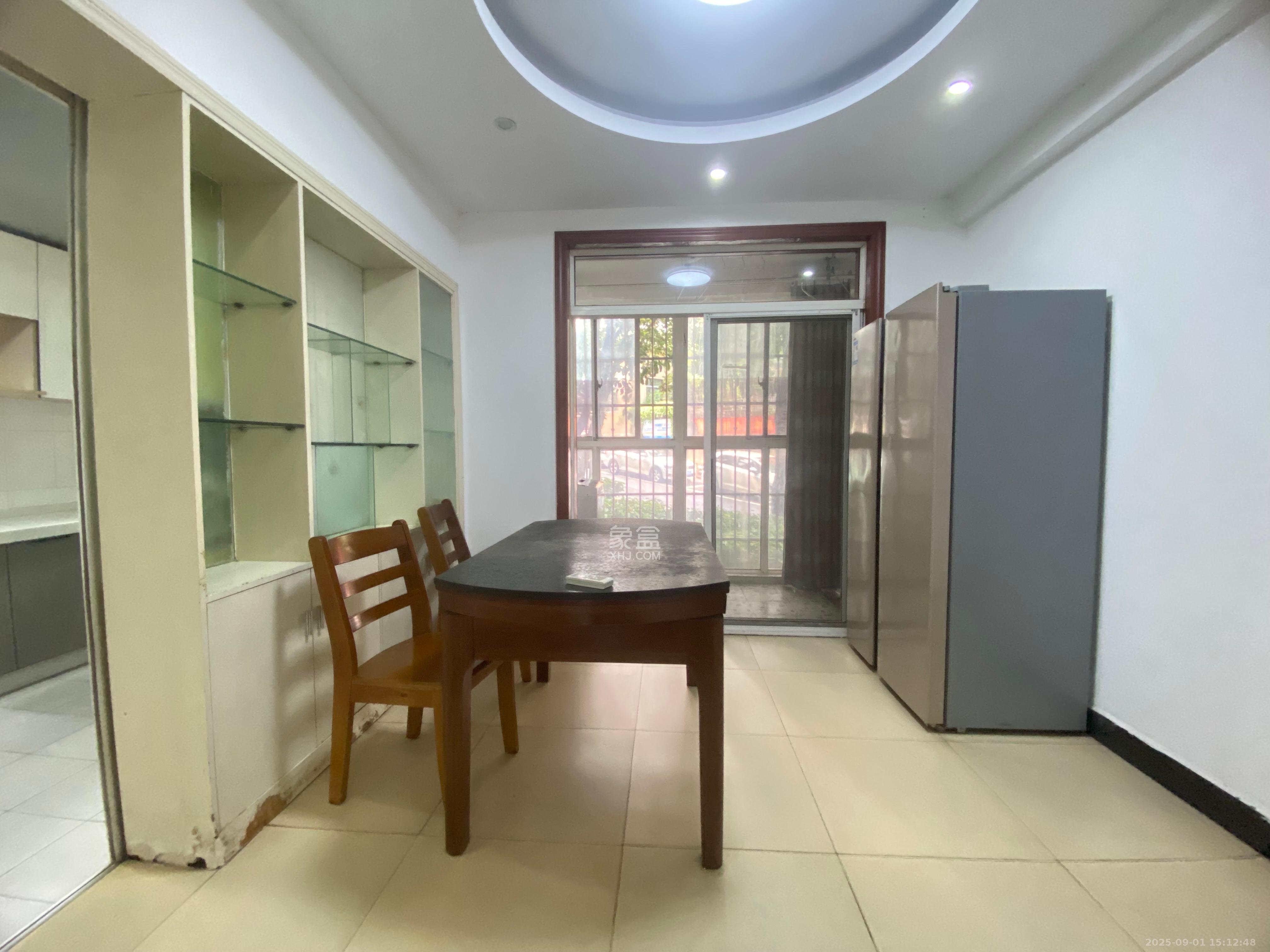 幸福里(幸福里一期) 3室2厅2卫 1700.00元/月 幸福里(幸福里一期) 3室2厅2卫 1700.00元/月室内图