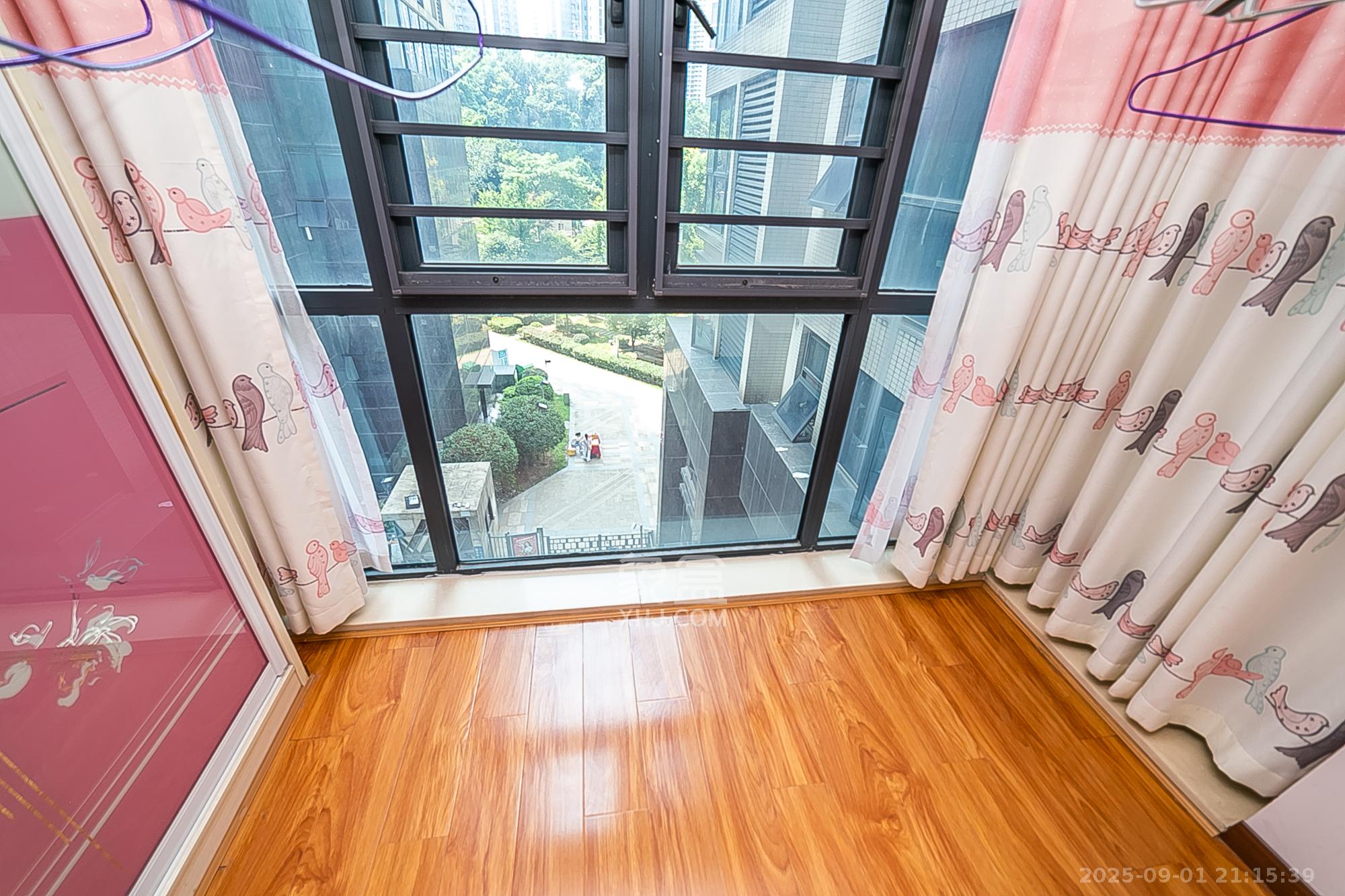 慢步江湾 4室2厅2卫 118.0万 慢步江湾 4室2厅2卫 118.0万阳台