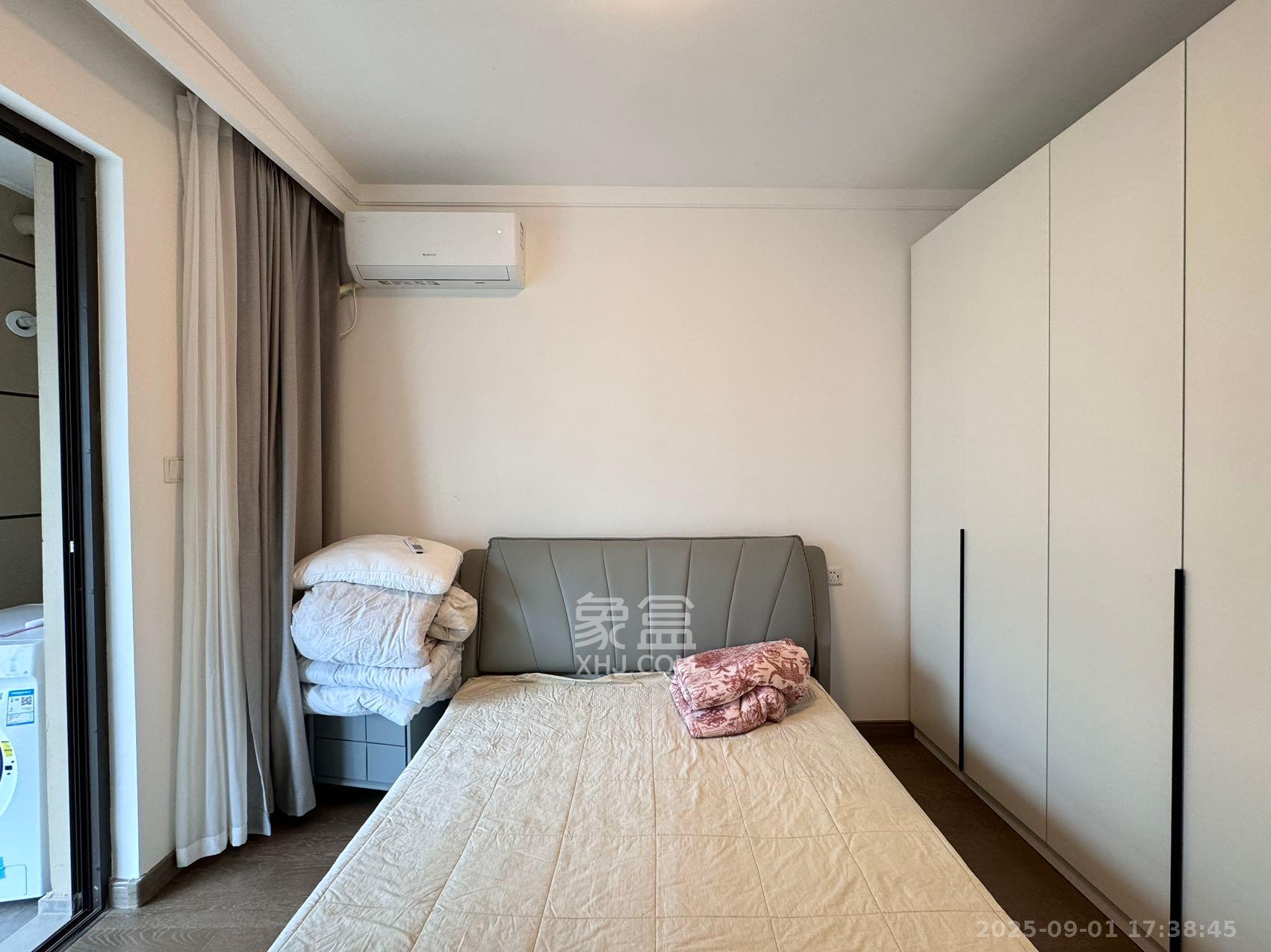 龙湖铂金中心(龙湖春江郦城)  3室2厅2卫    4700.0元/月 龙湖铂金中心(龙湖春江郦城)  3室2厅2卫    4700.0元/月室内图