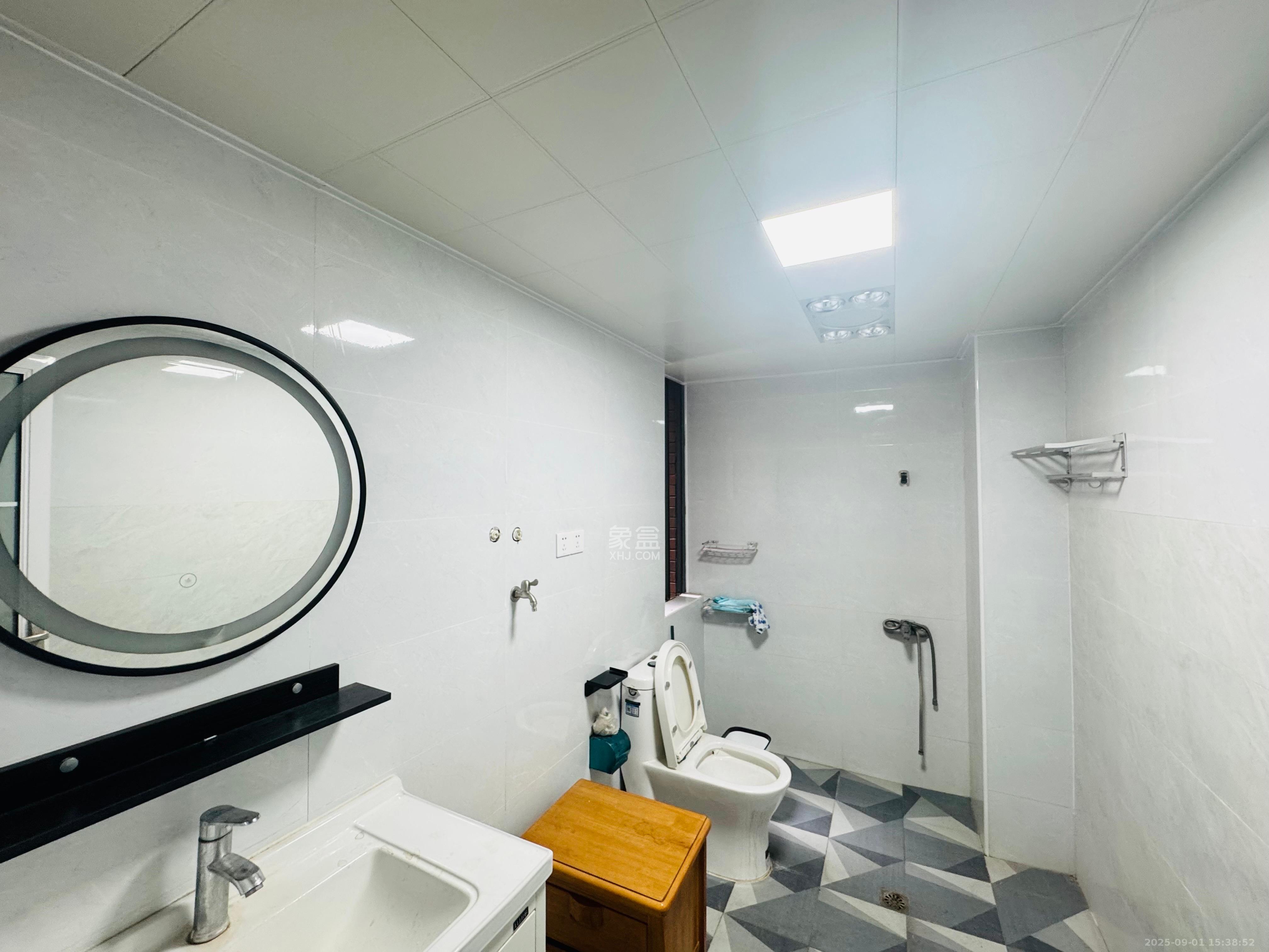 半山壹号 4室2厅2卫 3500.0元/月 半山壹号 4室2厅2卫 3500.0元/月室内图