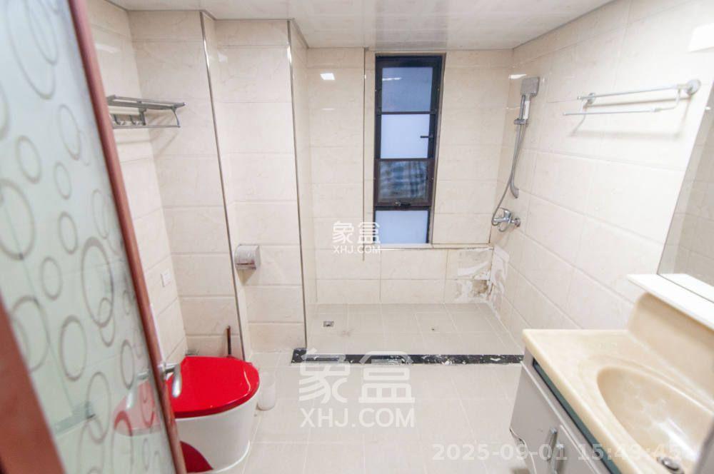 达美D6区  4室2厅1卫    3200.0元/月室内图