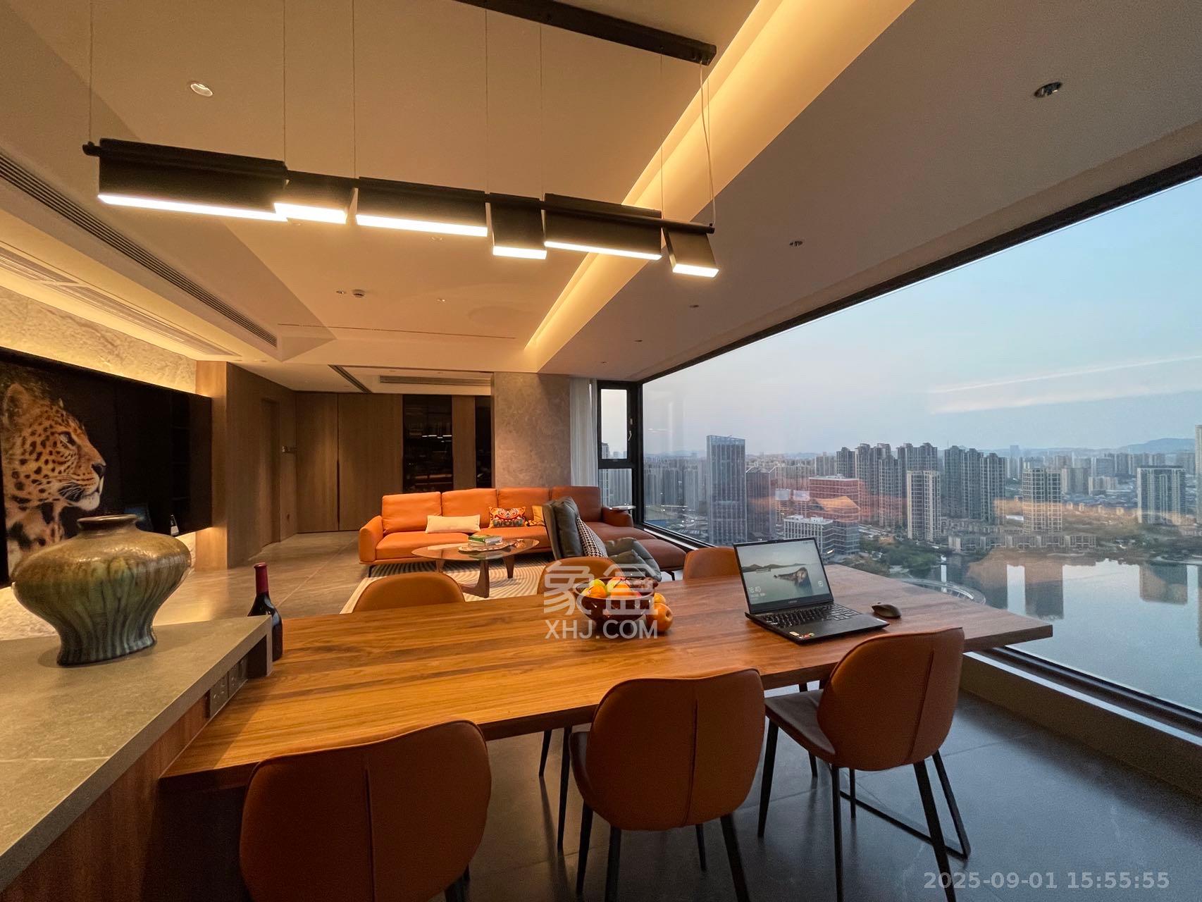 卓越浅水湾 4室2厅3卫 20000.0元/月 卓越浅水湾 4室2厅3卫 20000.0元/月室内图