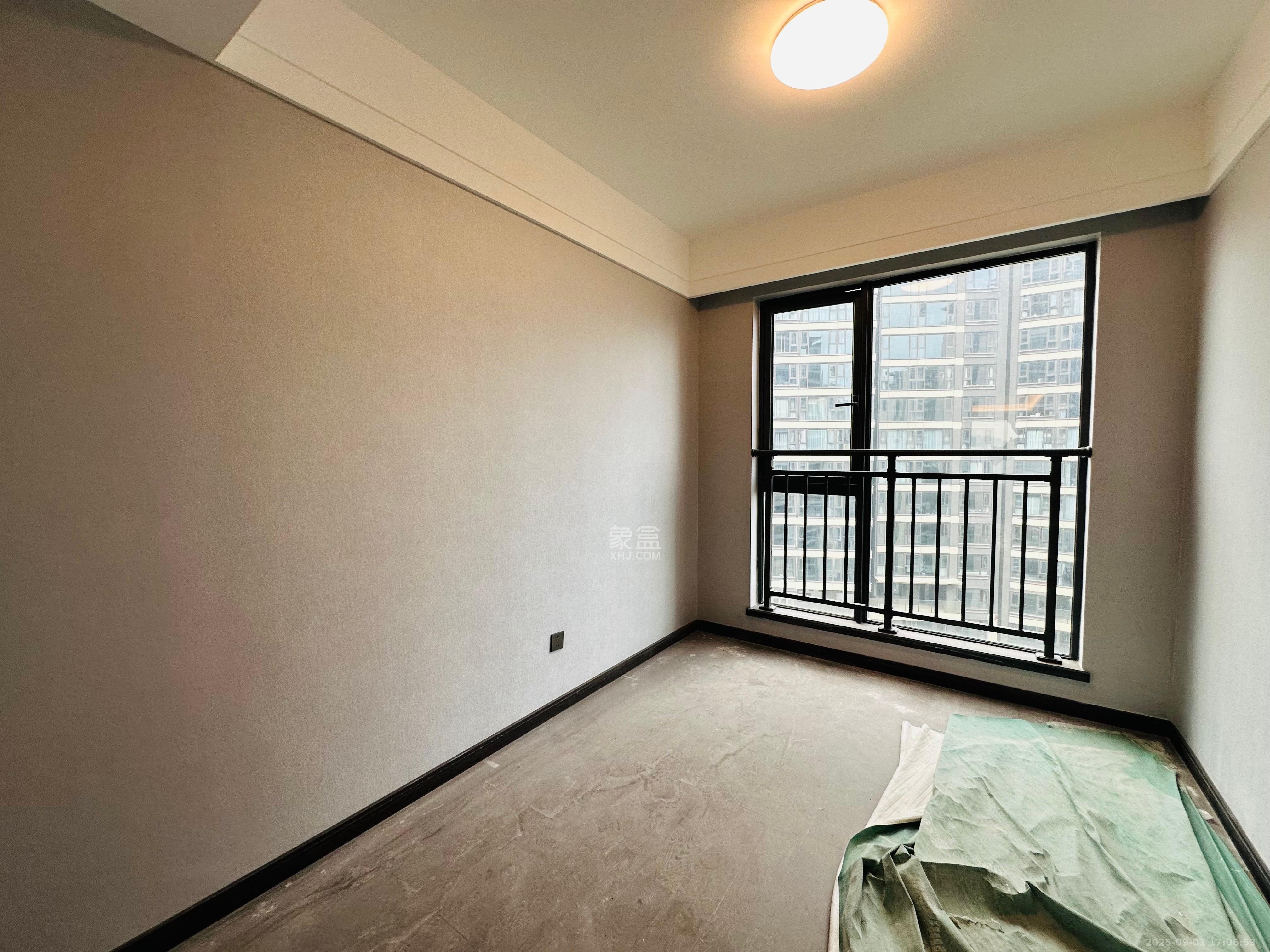 绿地麓云国际一期 6室2厅3卫 7500.0元/月 绿地麓云国际一期 6室2厅3卫 7500.0元/月室内图