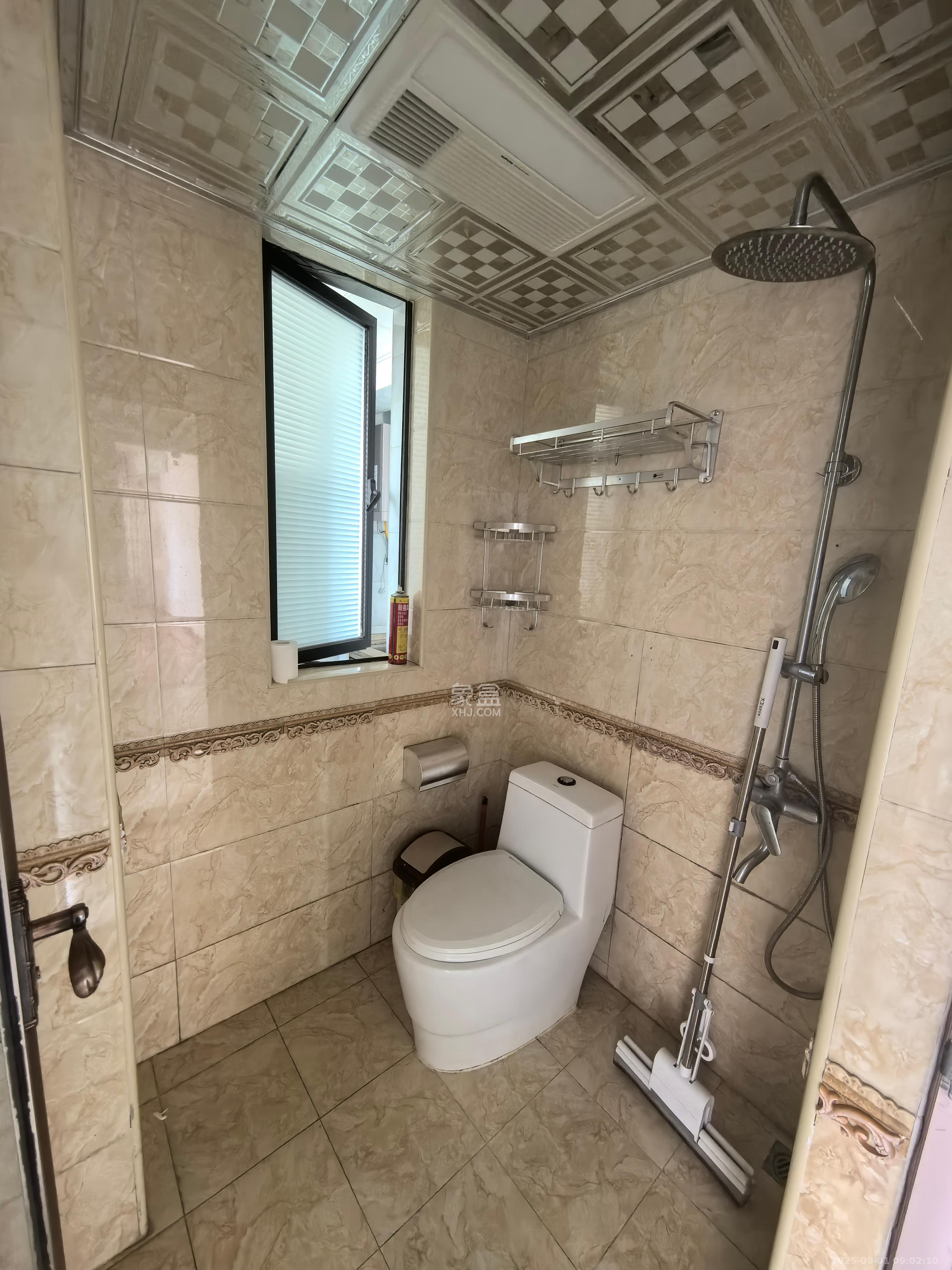 华润橡树湾 3室2厅1卫 2100.0元/月 华润橡树湾 3室2厅1卫 2100.0元/月室内图