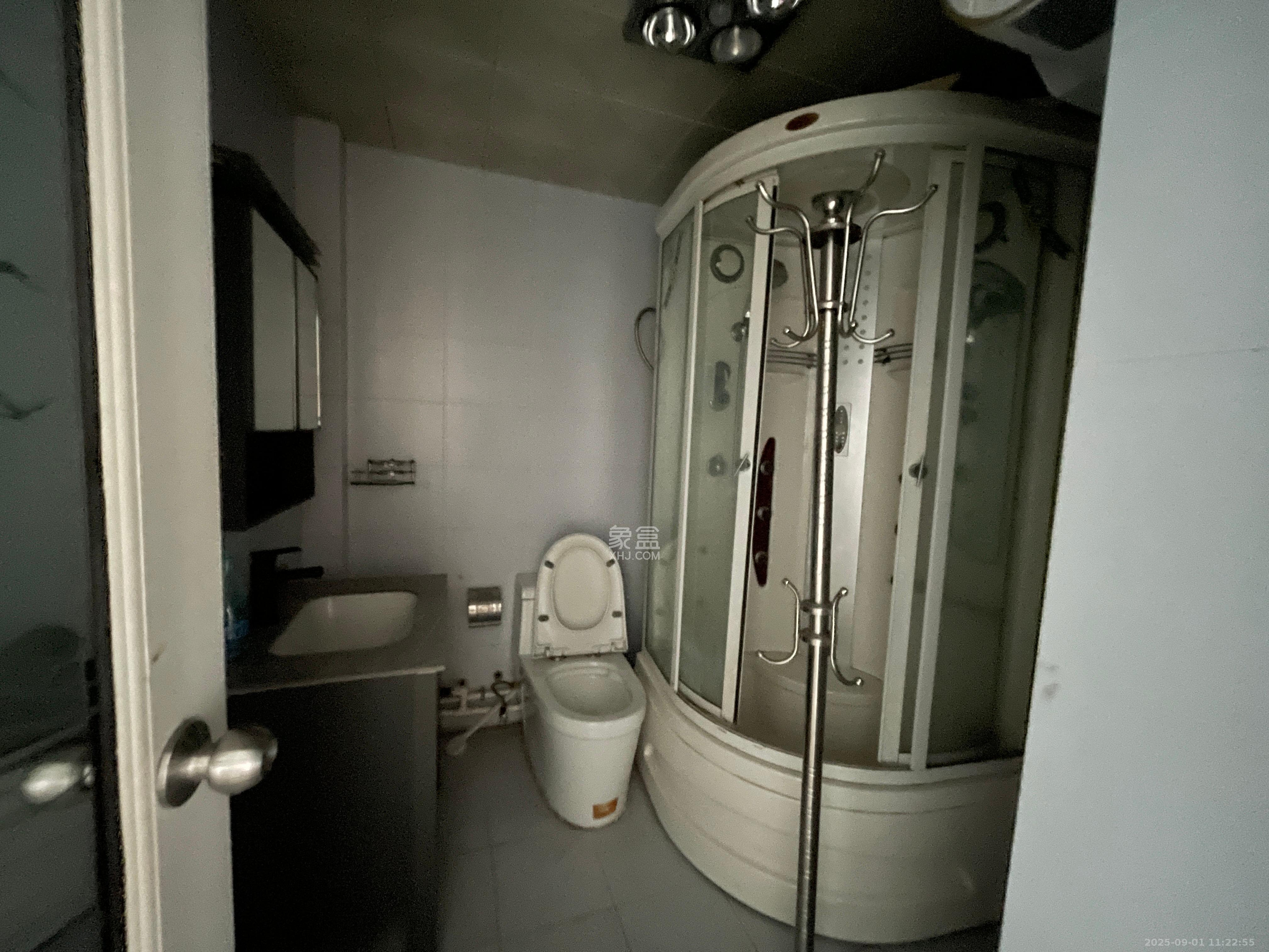 森宇佳园 3室2厅2卫 2200.0元/月 森宇佳园 3室2厅2卫 2200.0元/月室内图