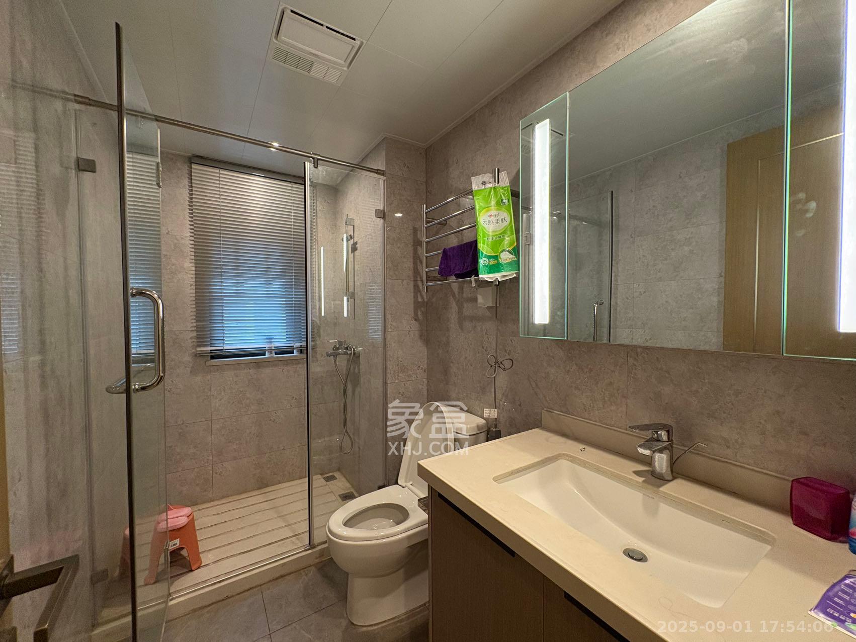 映客龙湖璟翠公馆（映客龙湖璟翠中心）  4室2厅2卫    3500.0元/月室内图