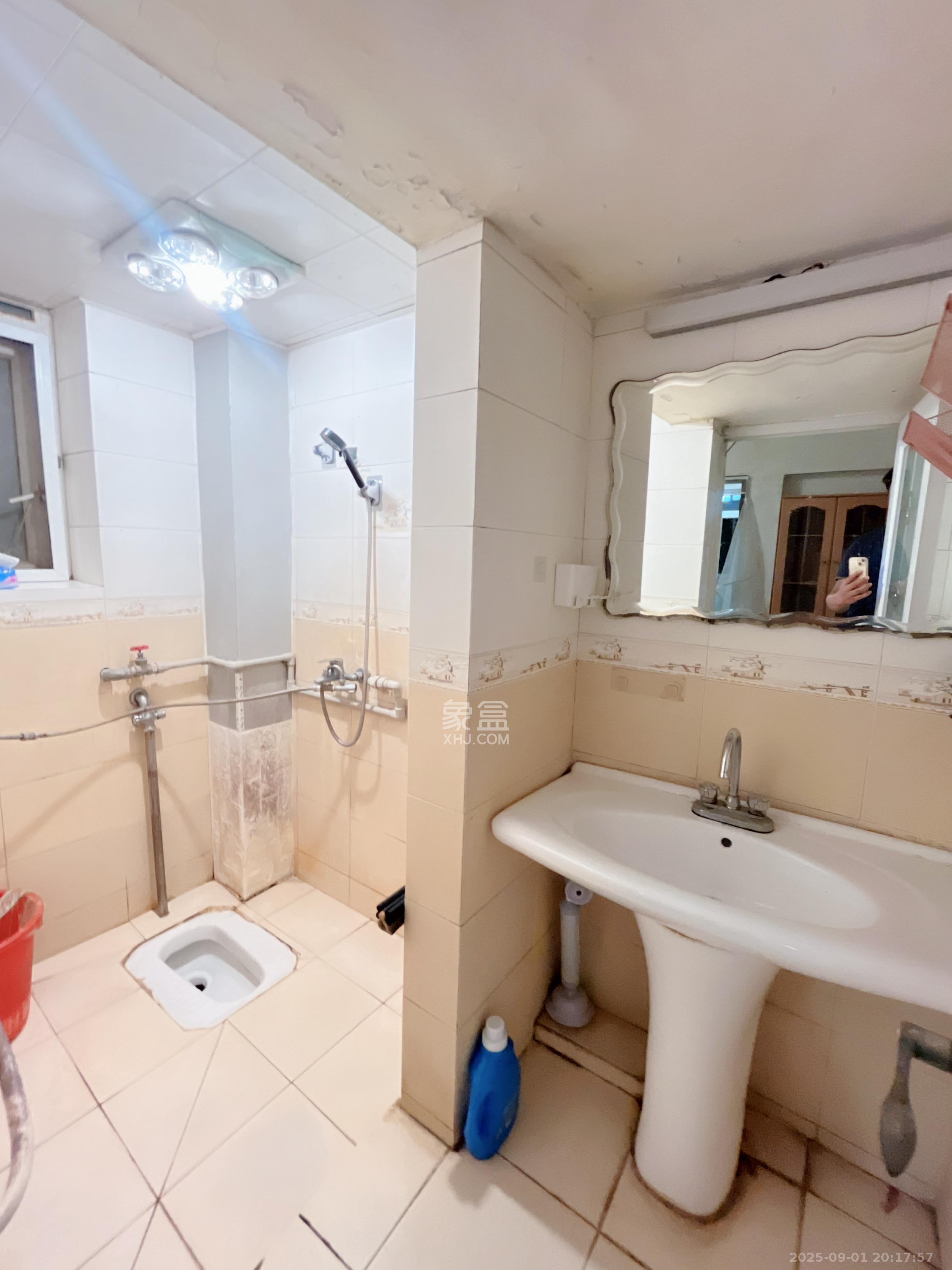 航天大院  2室2厅1卫    1800.0元/月 航天大院  2室2厅1卫    1800.0元/月室内图