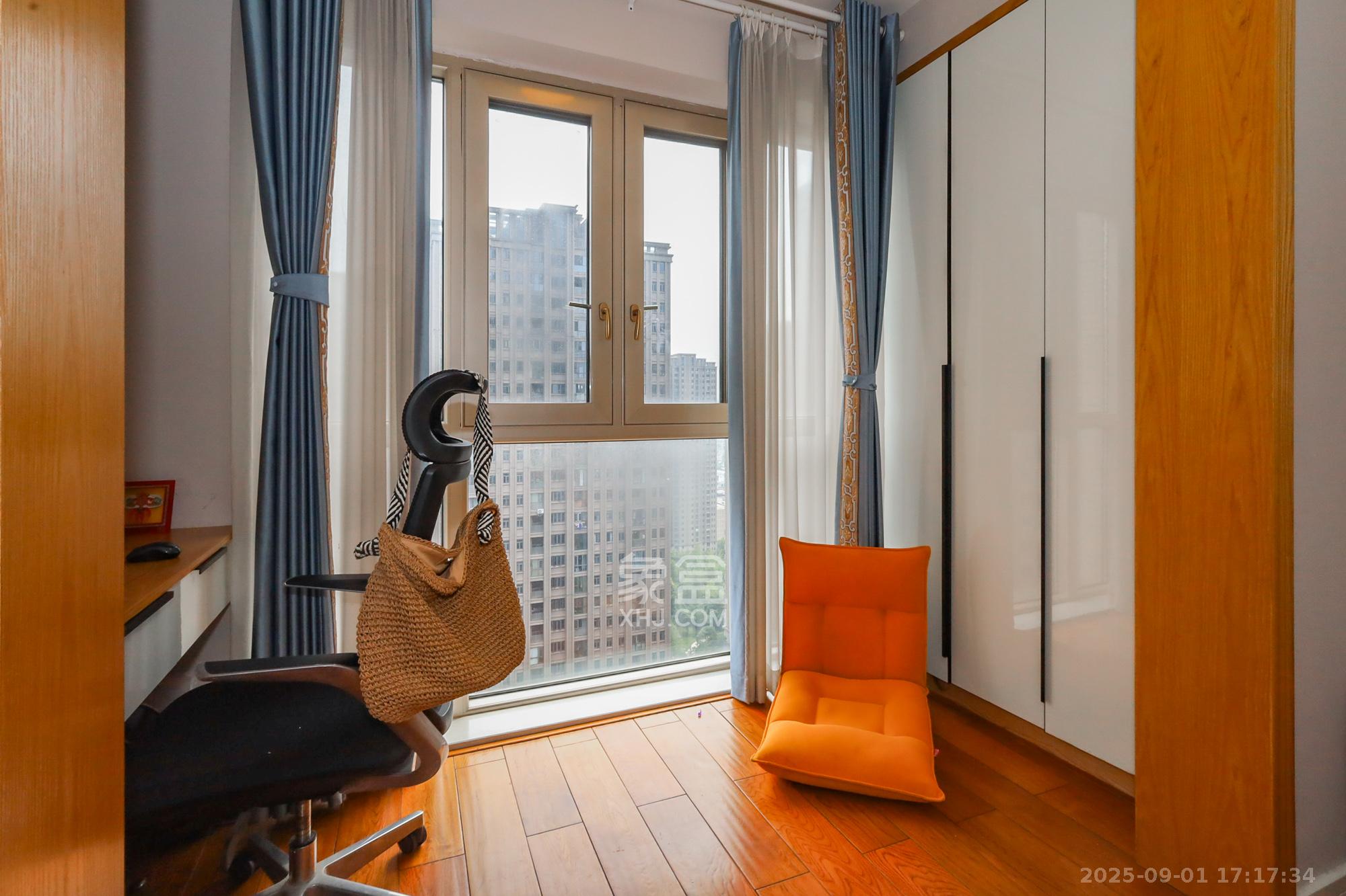 八方小区C区  3室2厅2卫    338.0万阳台