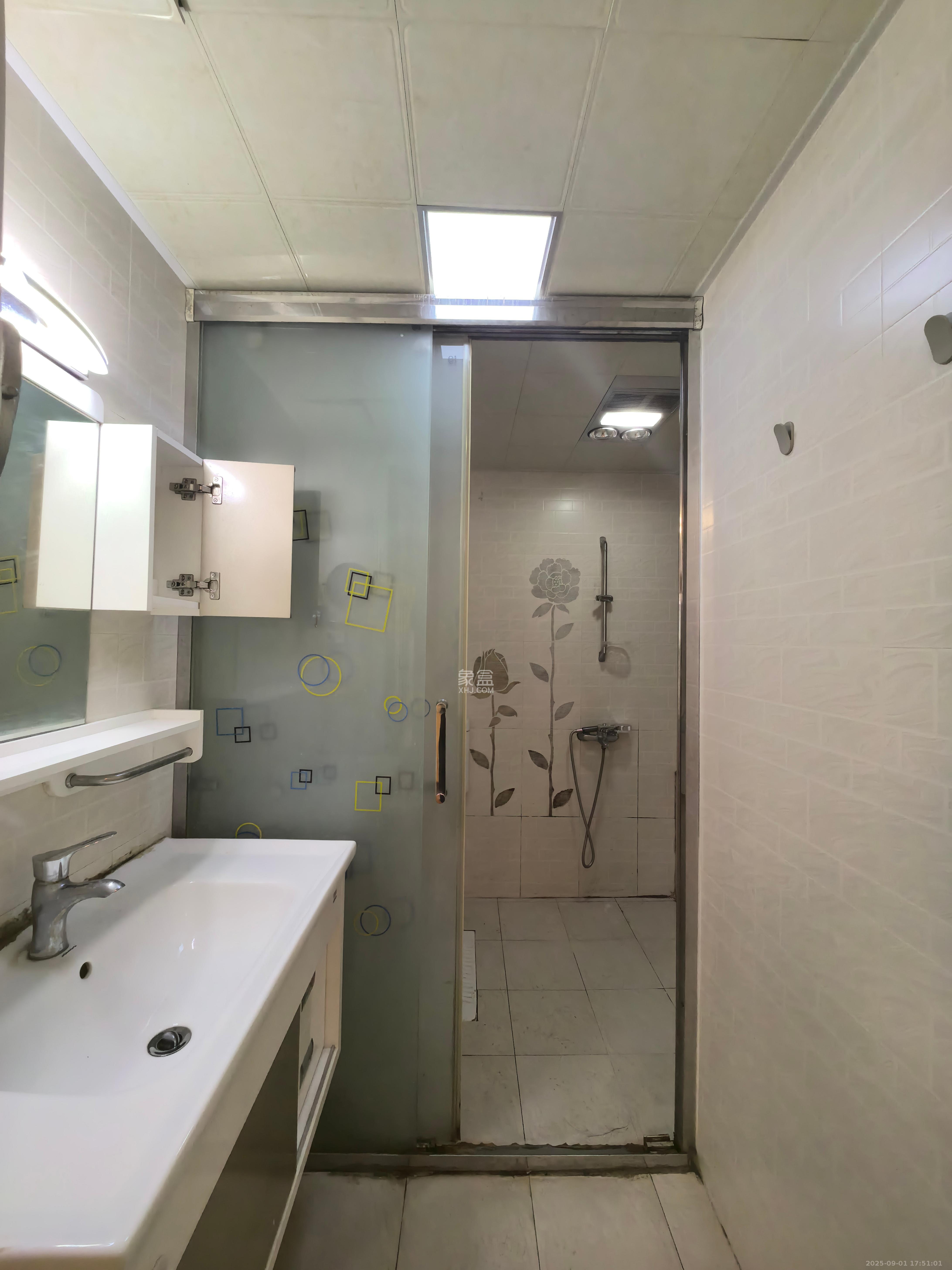 华润凤凰城一期 2室2厅1卫 2000.0元/月 华润凤凰城一期 2室2厅1卫 2000.0元/月室内图