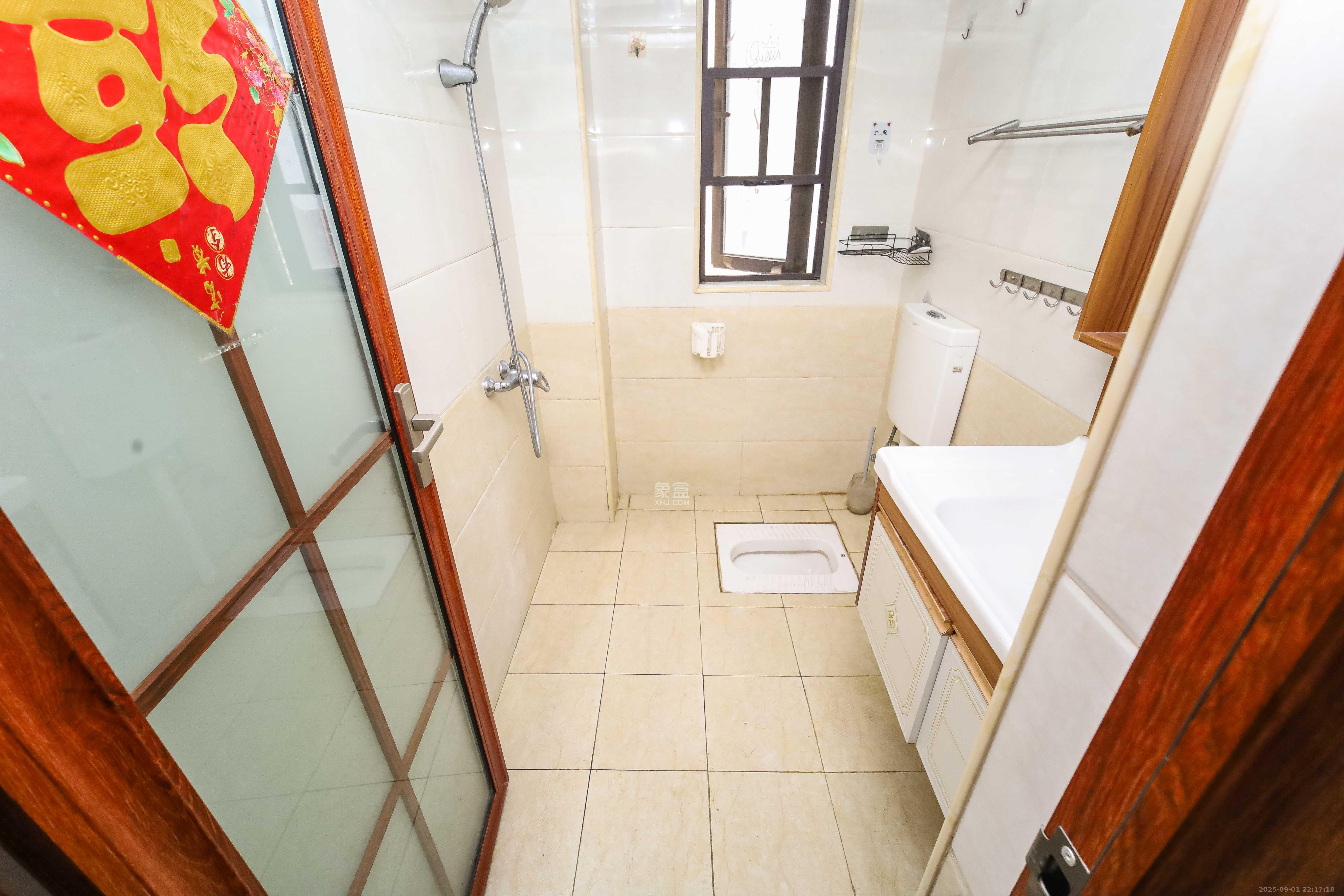 中欣楚天熙苑 2室2厅1卫 68.0万 中欣楚天熙苑 2室2厅1卫 68.0万卫生间