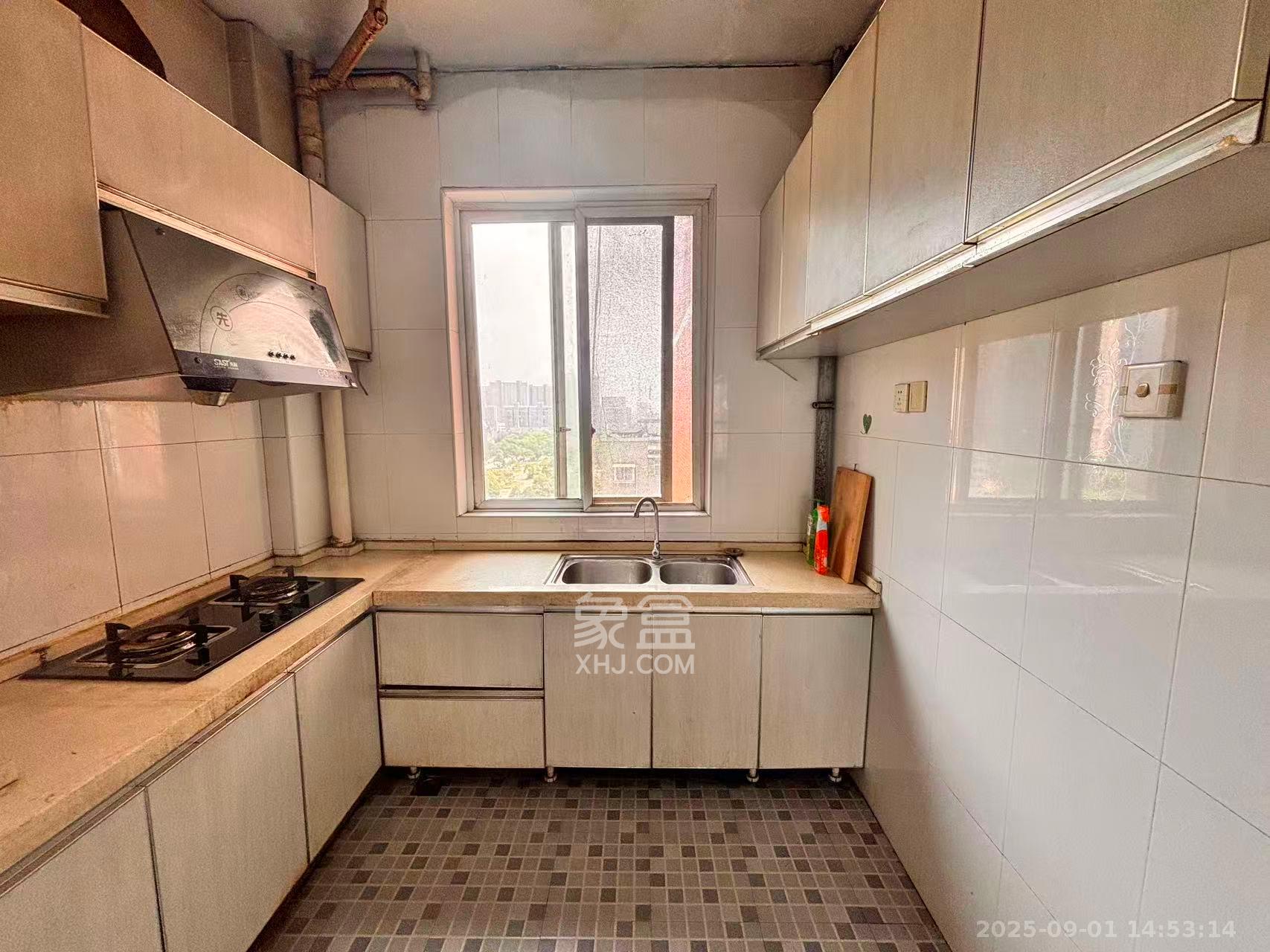 东城名苑  3室2厅2卫    1500.0元/月室内图