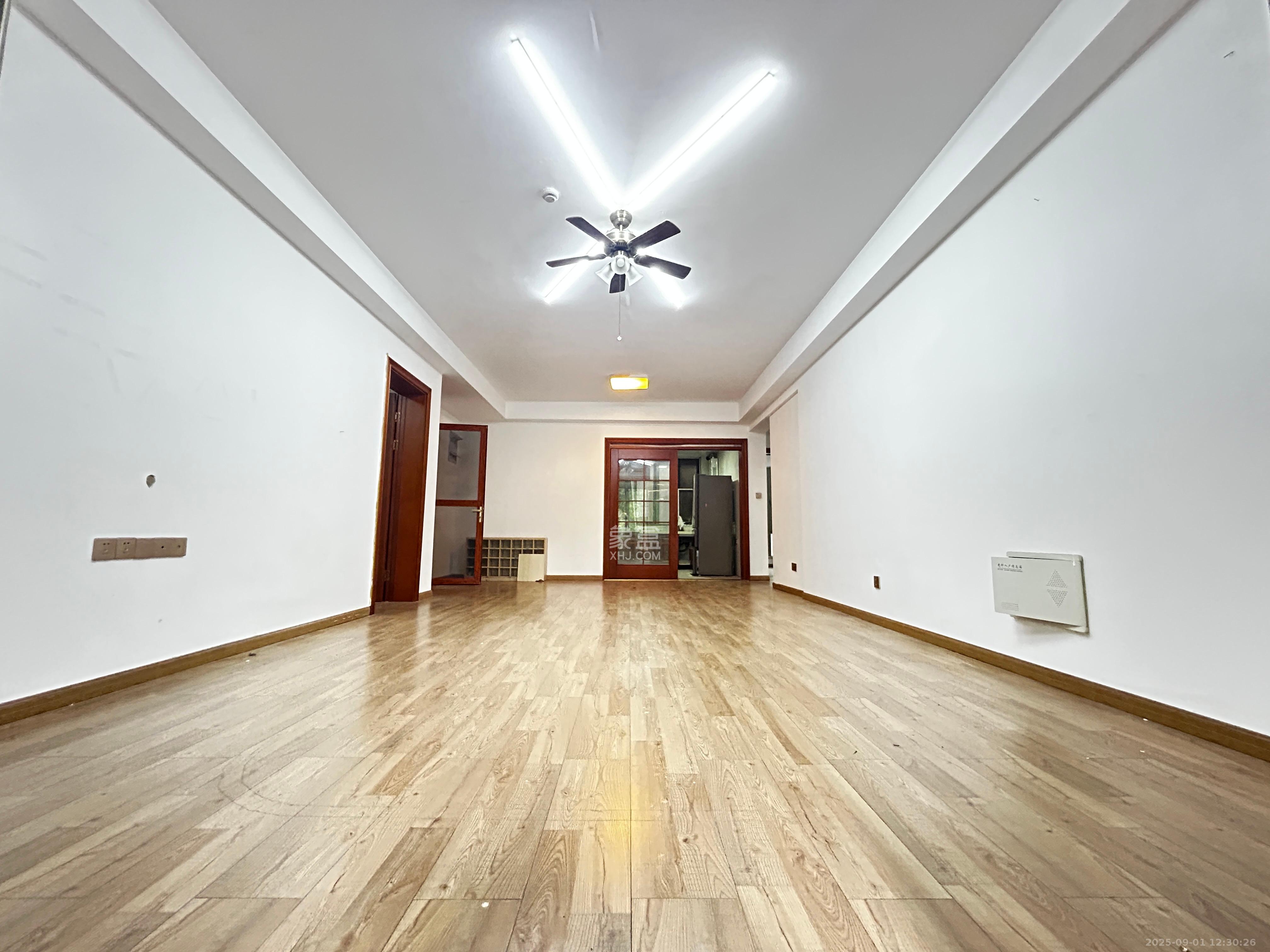 梅溪湖金茂府(金茂广场)(金茂览秀城)  6室2厅2卫    6200.0元/月 梅溪湖金茂府(金茂广场)(金茂览秀城)  6室2厅2卫    6200.0元/月室内图1