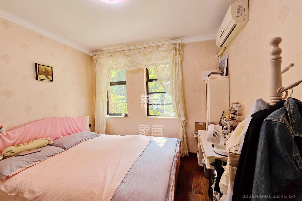 中隆国际御玺 4室2厅2卫 235.5万 中隆国际御玺 4室2厅2卫 235.5万卧室