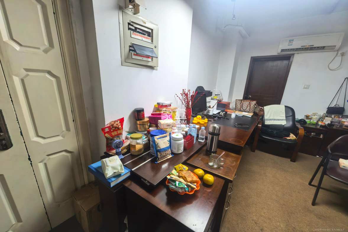 兴威名座 2室2厅1卫 3500.0元/月 兴威名座 2室2厅1卫 3500.0元/月室内图