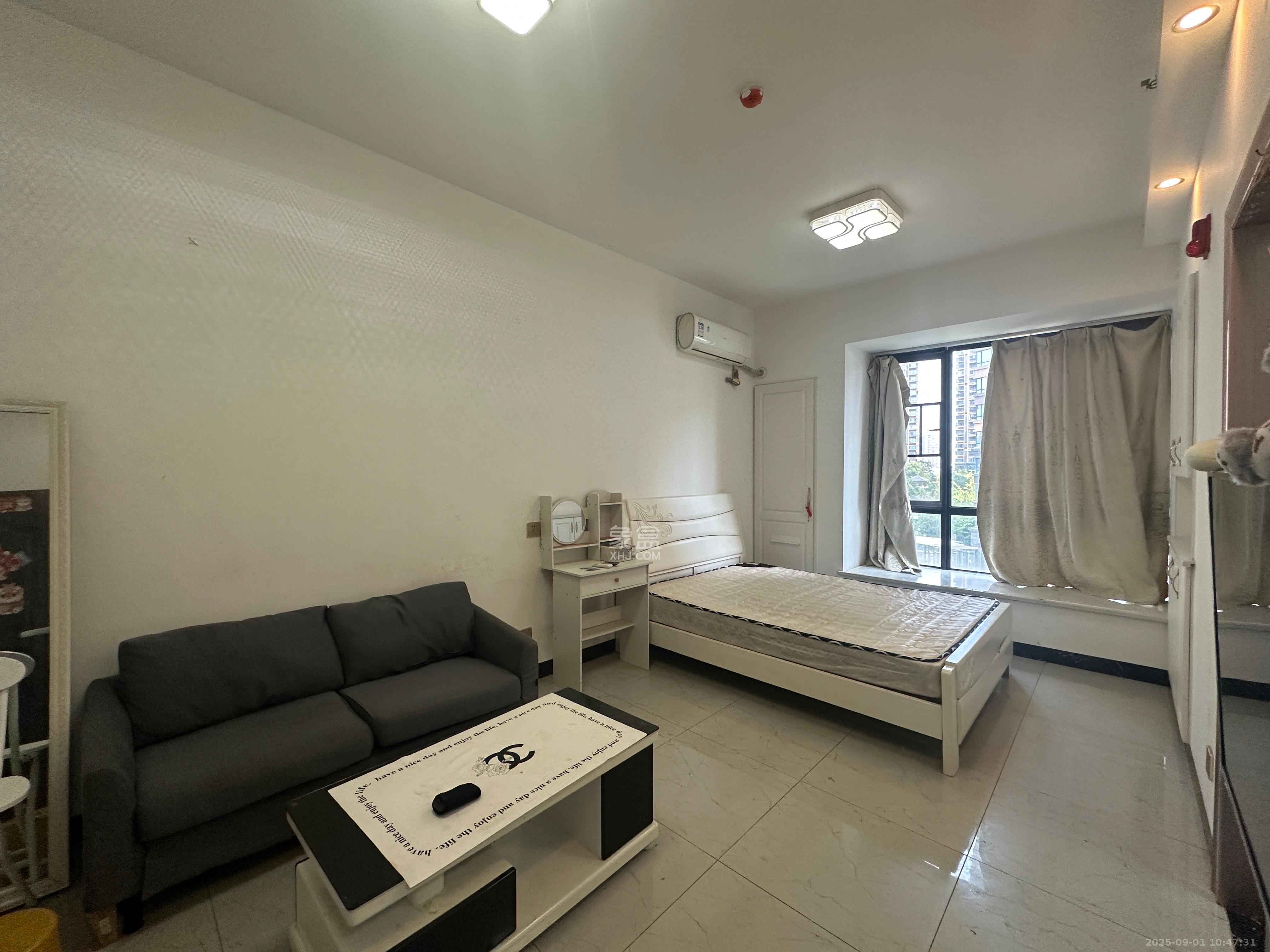 荣悦台 1室1厅1卫 1800.0元/月 荣悦台 1室1厅1卫 1800.0元/月室内图