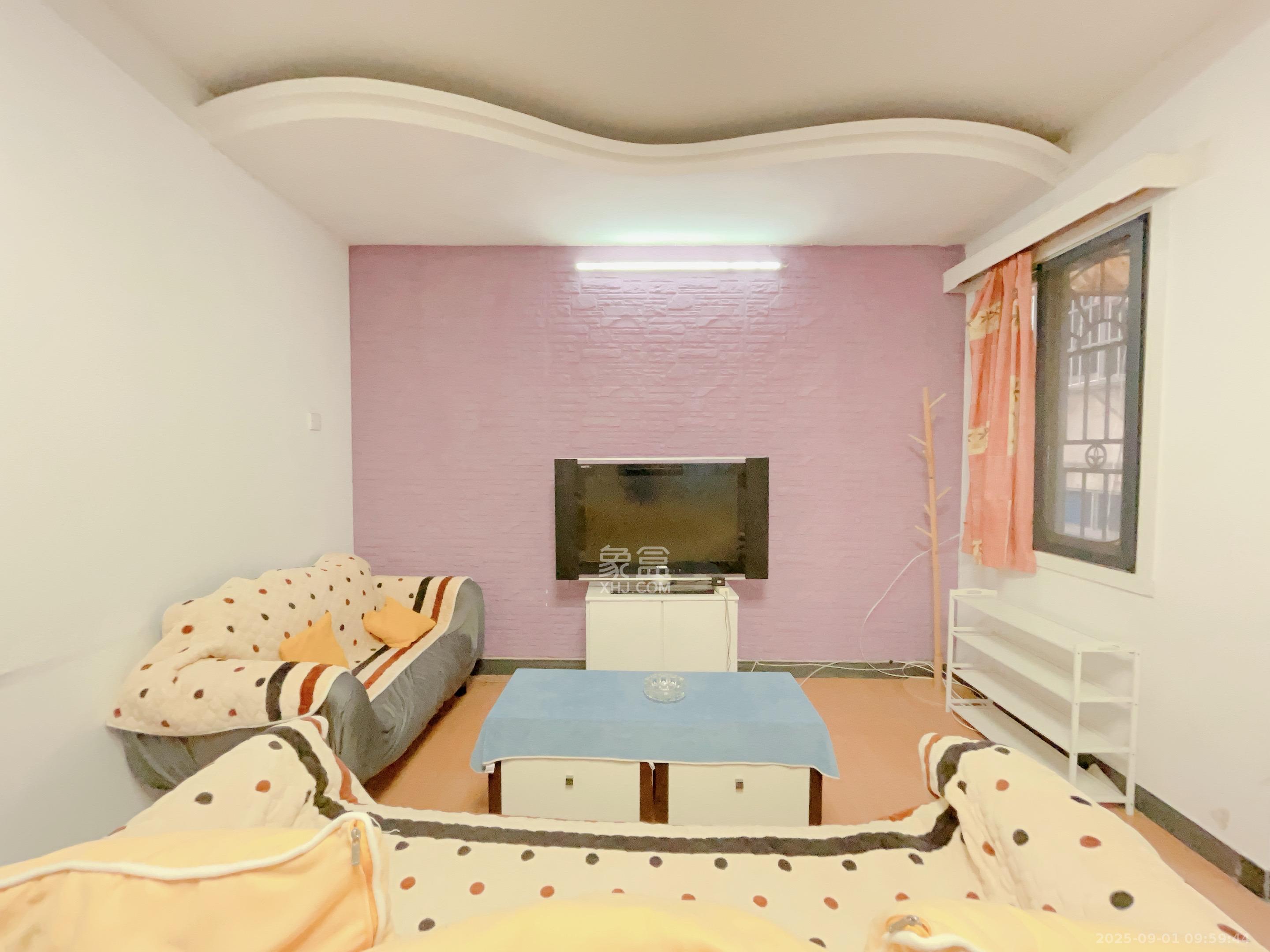 省体委冠军楼 3室2厅1卫 2600.0元/月 省体委冠军楼 3室2厅1卫 2600.0元/月室内图