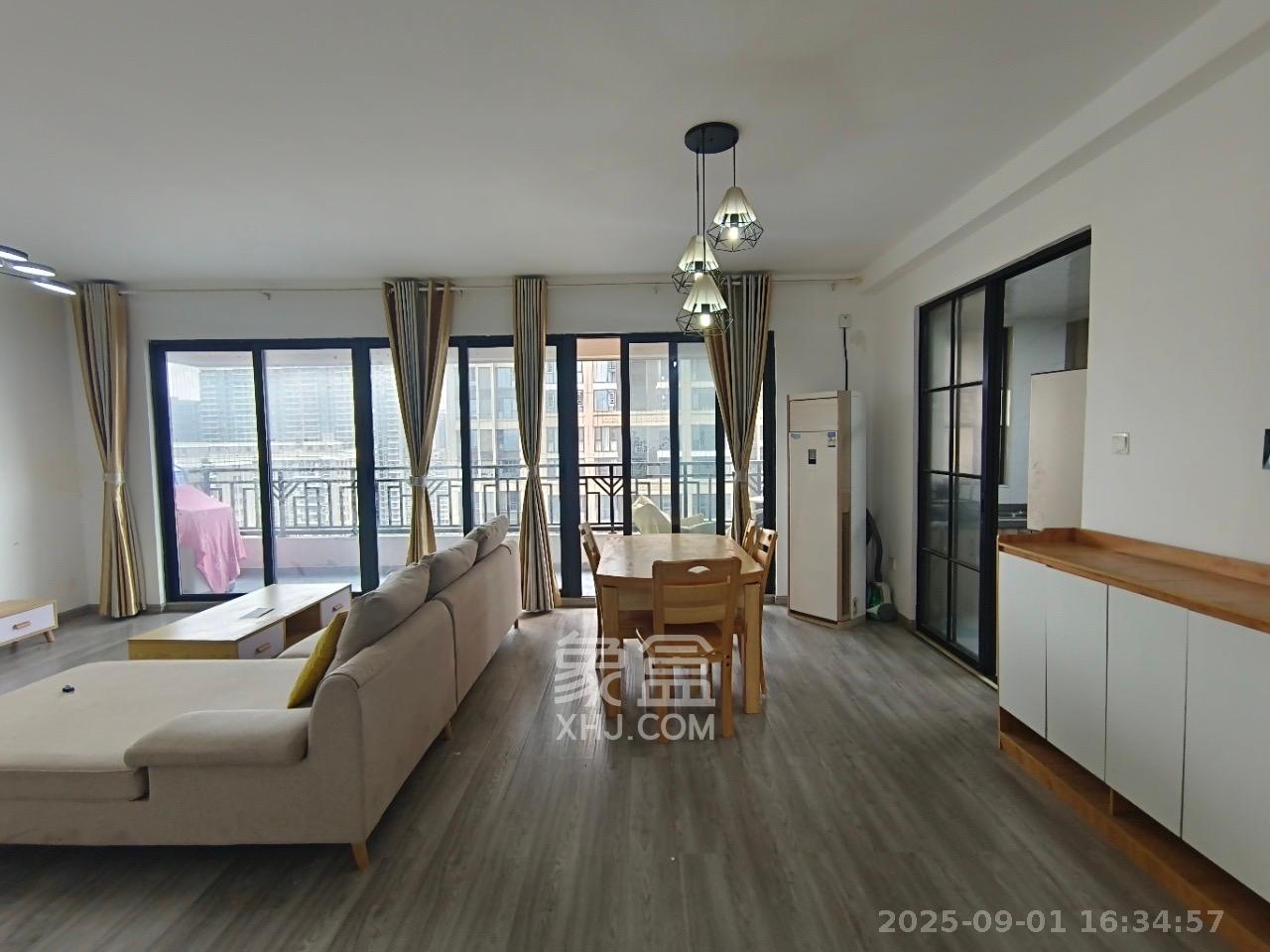 建发中央悦府 4室2厅2卫 4000.0元/月 建发中央悦府 4室2厅2卫 4000.0元/月室内图