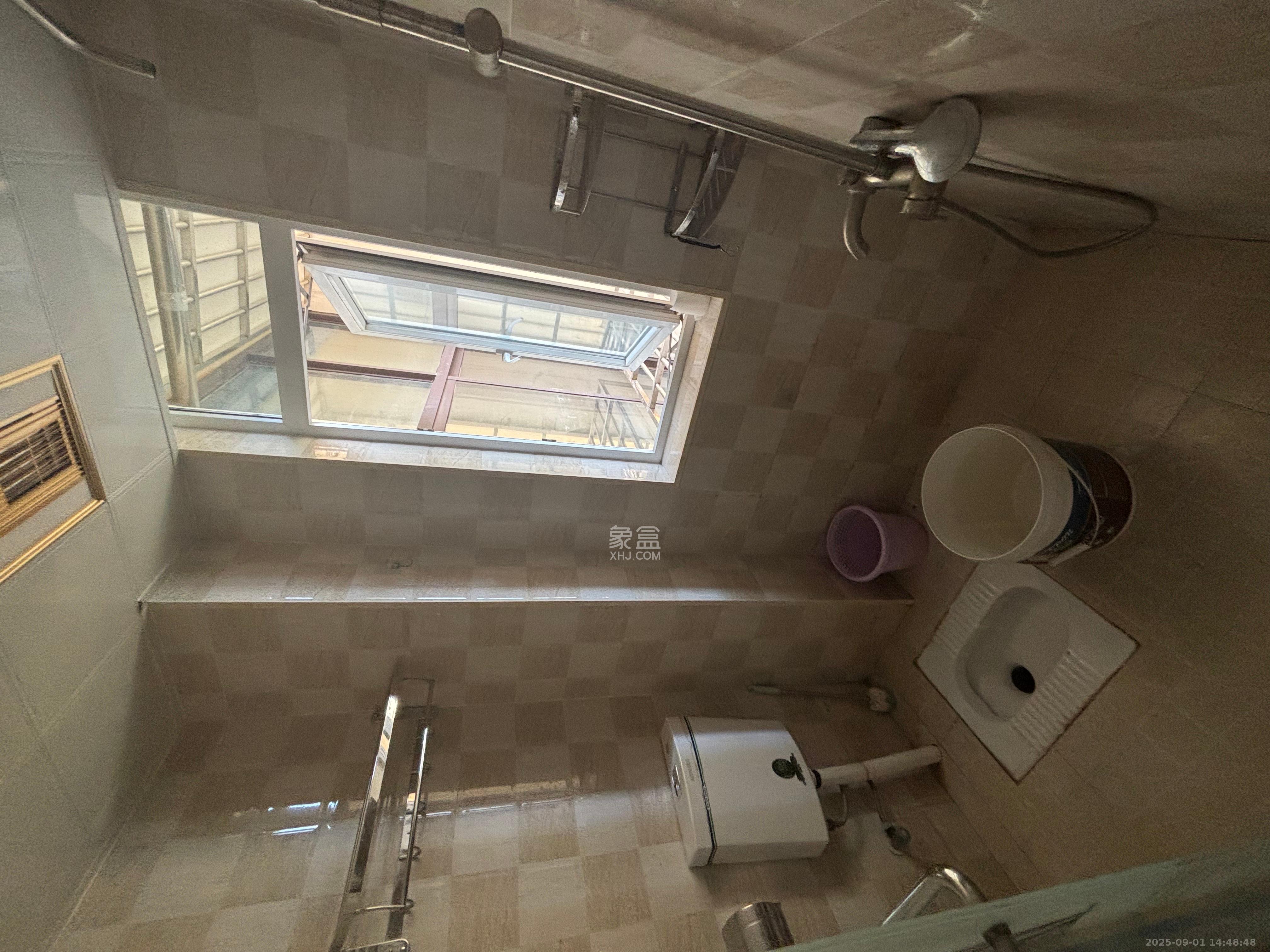 荷韵园 2室2厅1卫 1700.0元/月 荷韵园 2室2厅1卫 1700.0元/月室内图