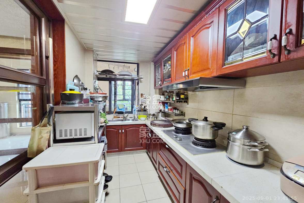 中隆国际御玺 4室2厅2卫 235.5万 中隆国际御玺 4室2厅2卫 235.5万其他