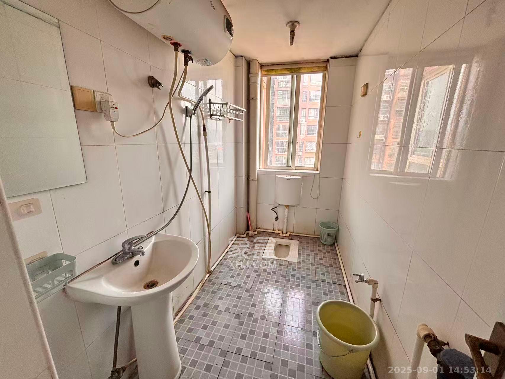 东城名苑  3室2厅2卫    1500.0元/月室内图