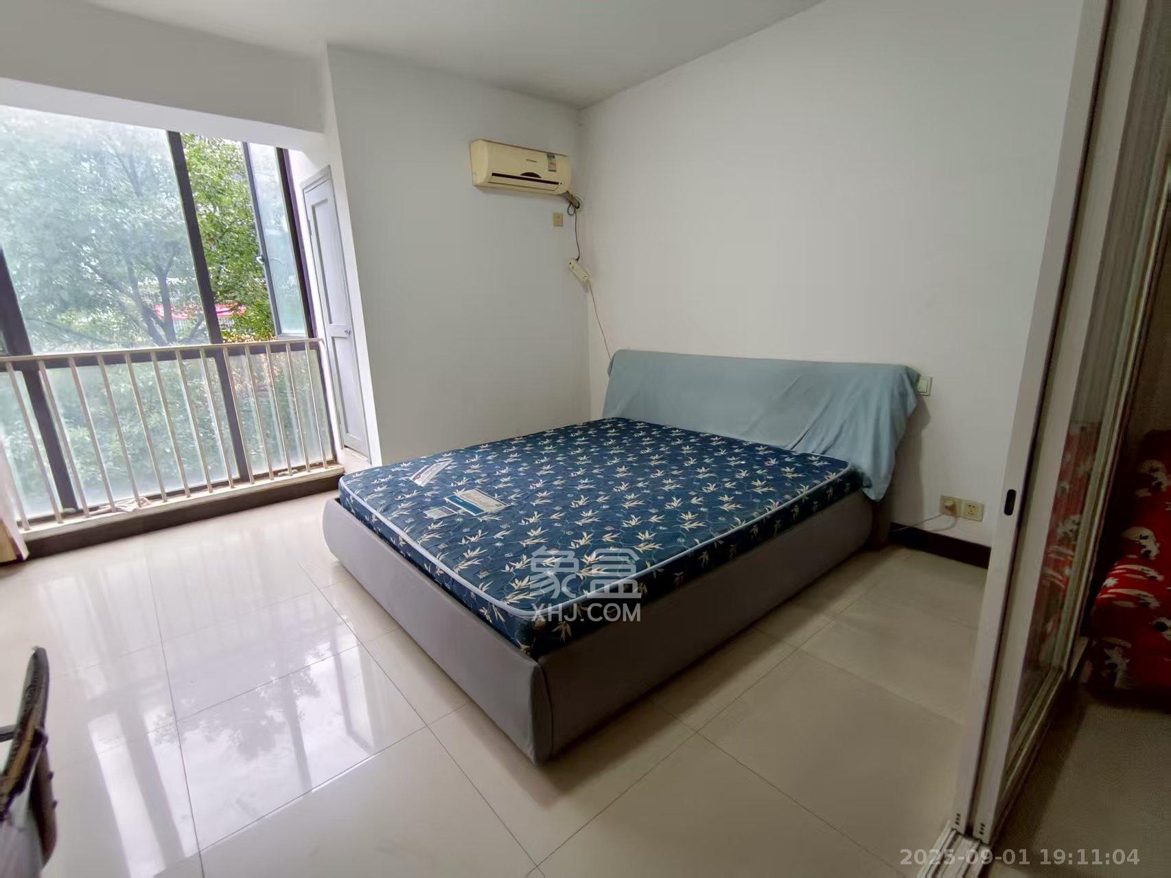 阳光100二期 1室1厅1卫 1400.0元/月 阳光100二期 1室1厅1卫 1400.0元/月室内图