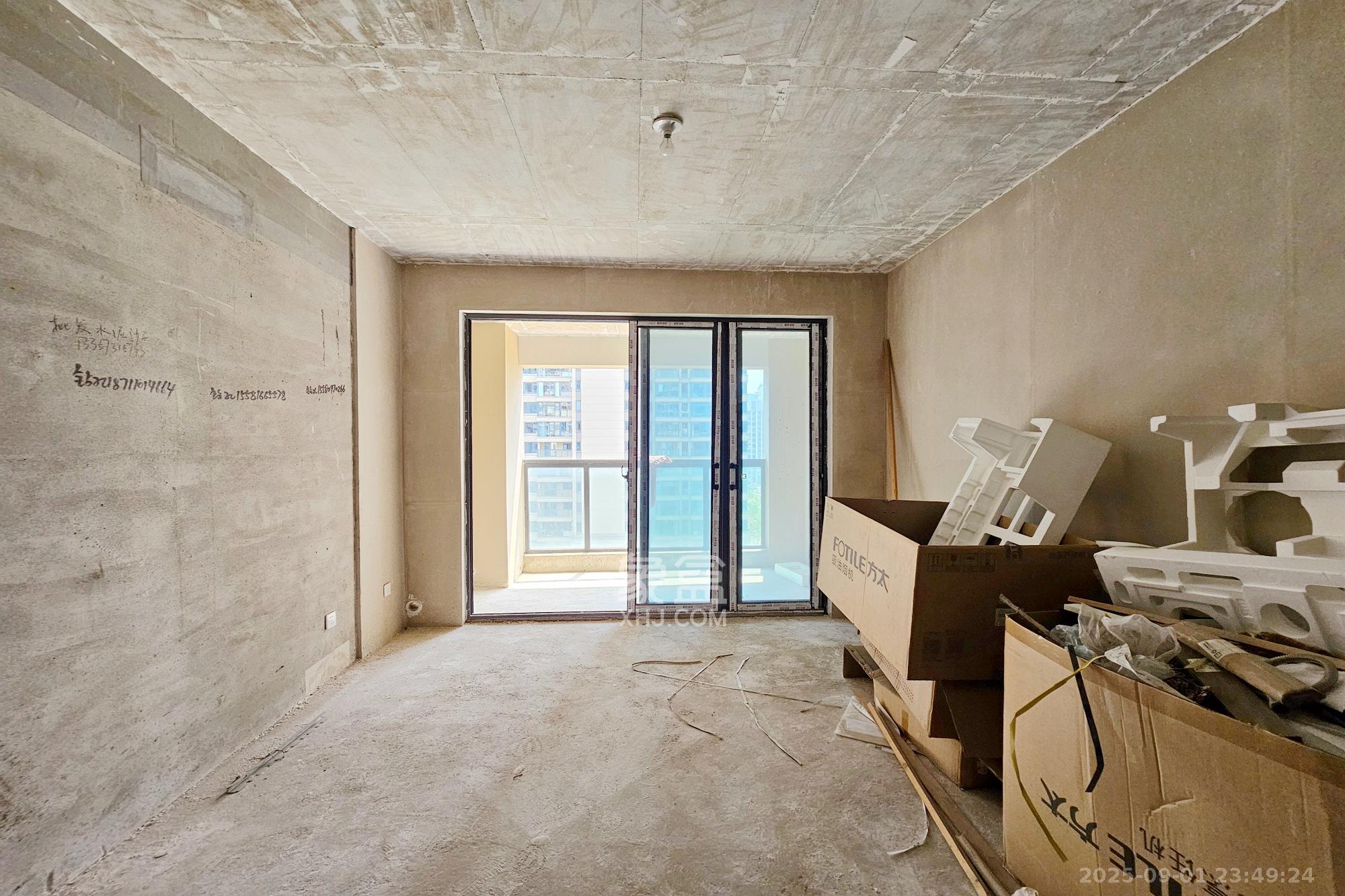 长房东旭国际 3室2厅1卫 120.0万 长房东旭国际 3室2厅1卫 120.0万客厅