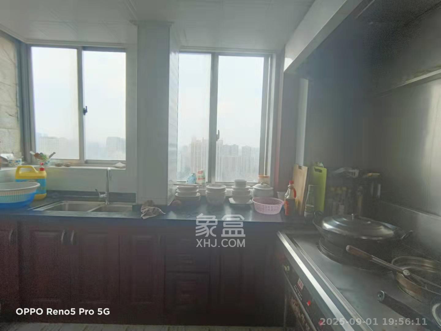 高桥现代商贸城  4室1厅1卫    4500.0元/月室内图