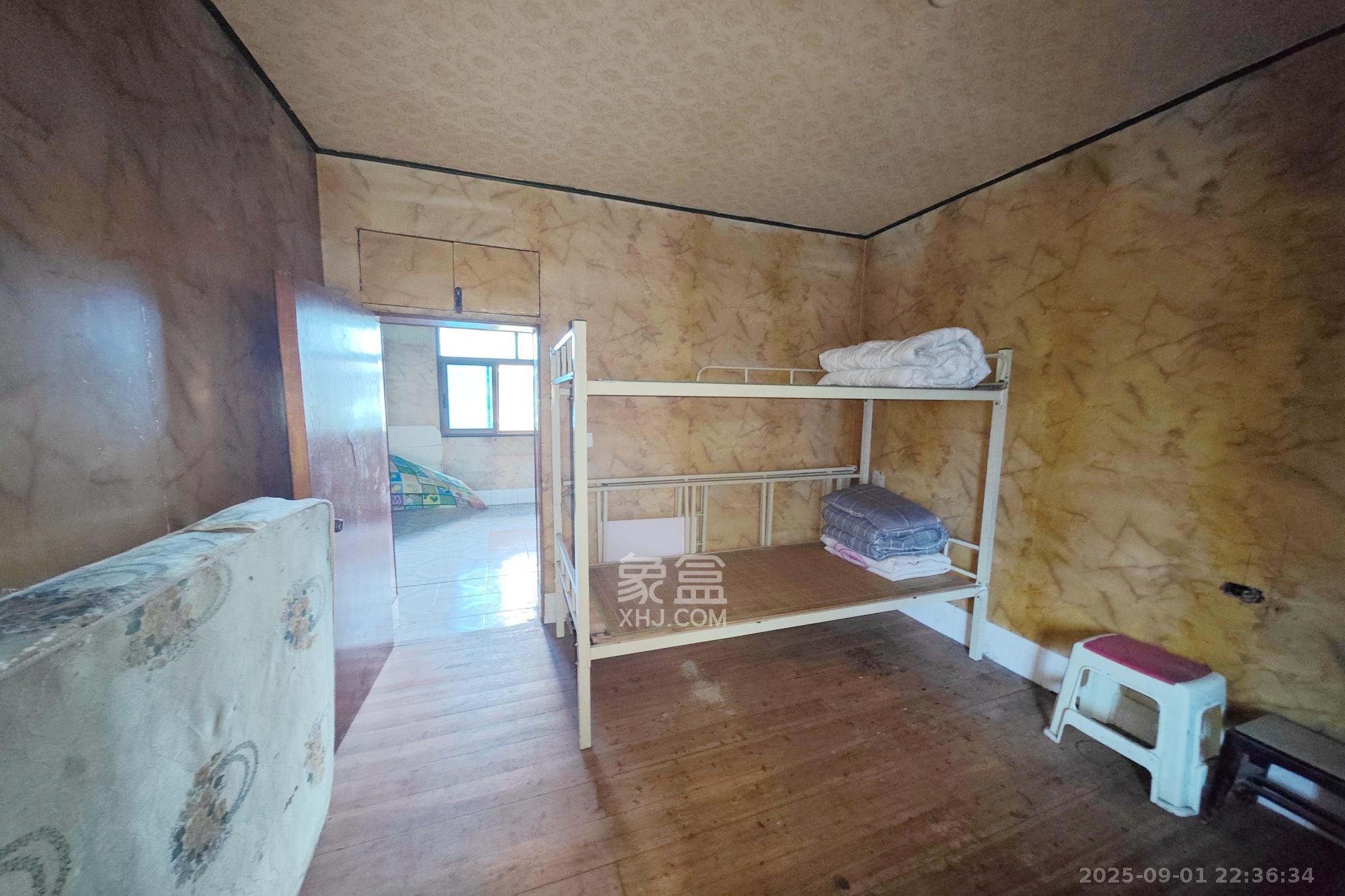 阿弥岭一二片  3室1厅1卫    45.0万 阿弥岭一二片  3室1厅1卫    45.0万卧室