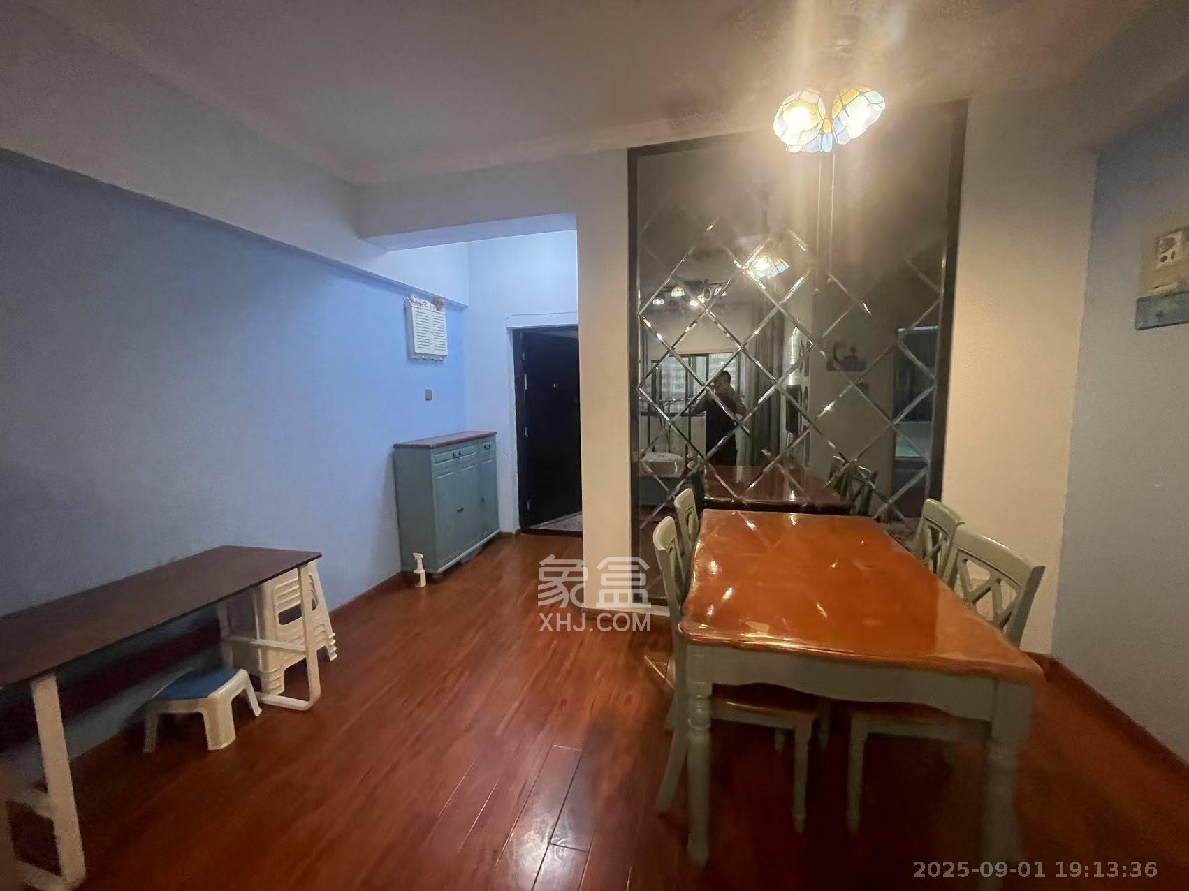 嘉顿新天地 1室1厅1卫 2400.0元/月 嘉顿新天地 1室1厅1卫 2400.0元/月室内图